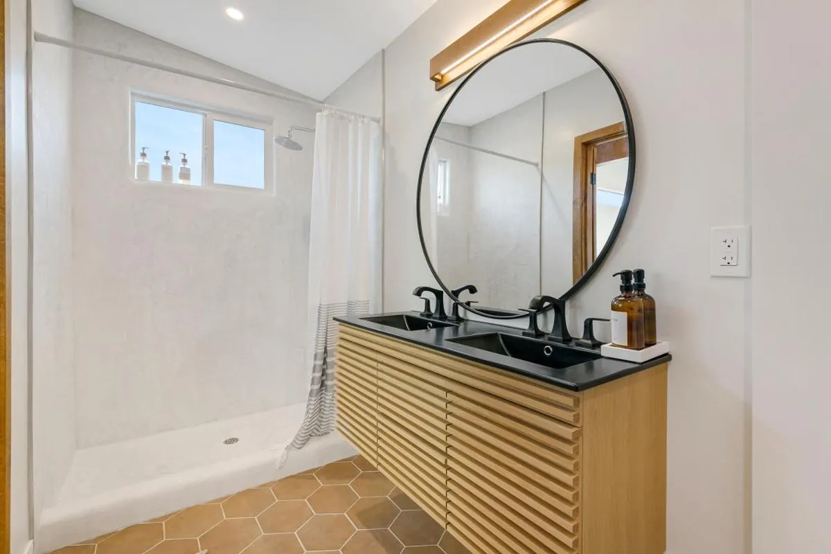 The Good House- Hot Spring Hideaway