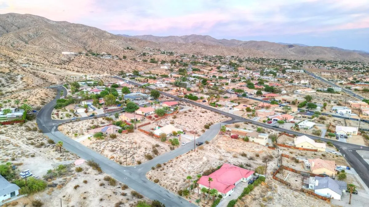 The Good House- Hot Spring Hideaway