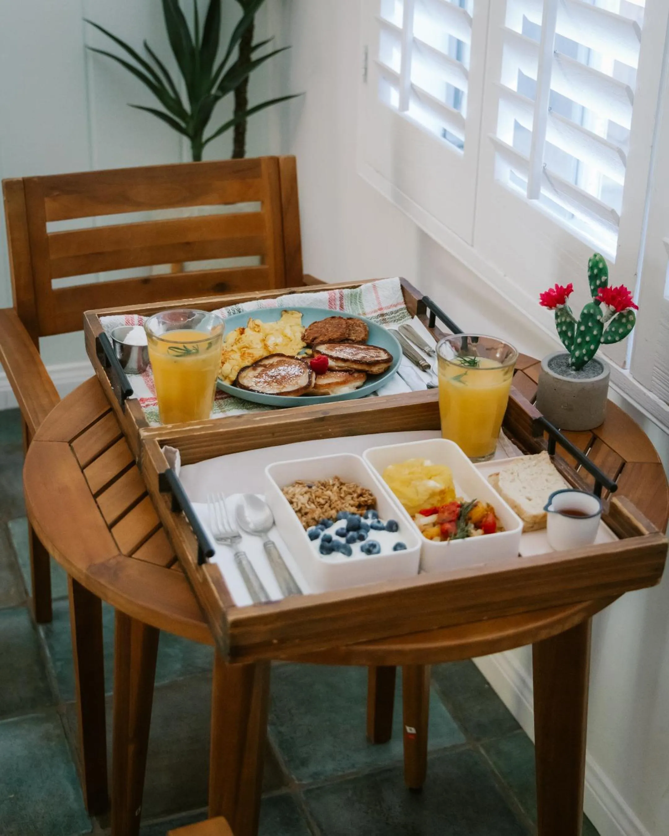 Food and drinks in The Good House- Hot Spring Hideaway