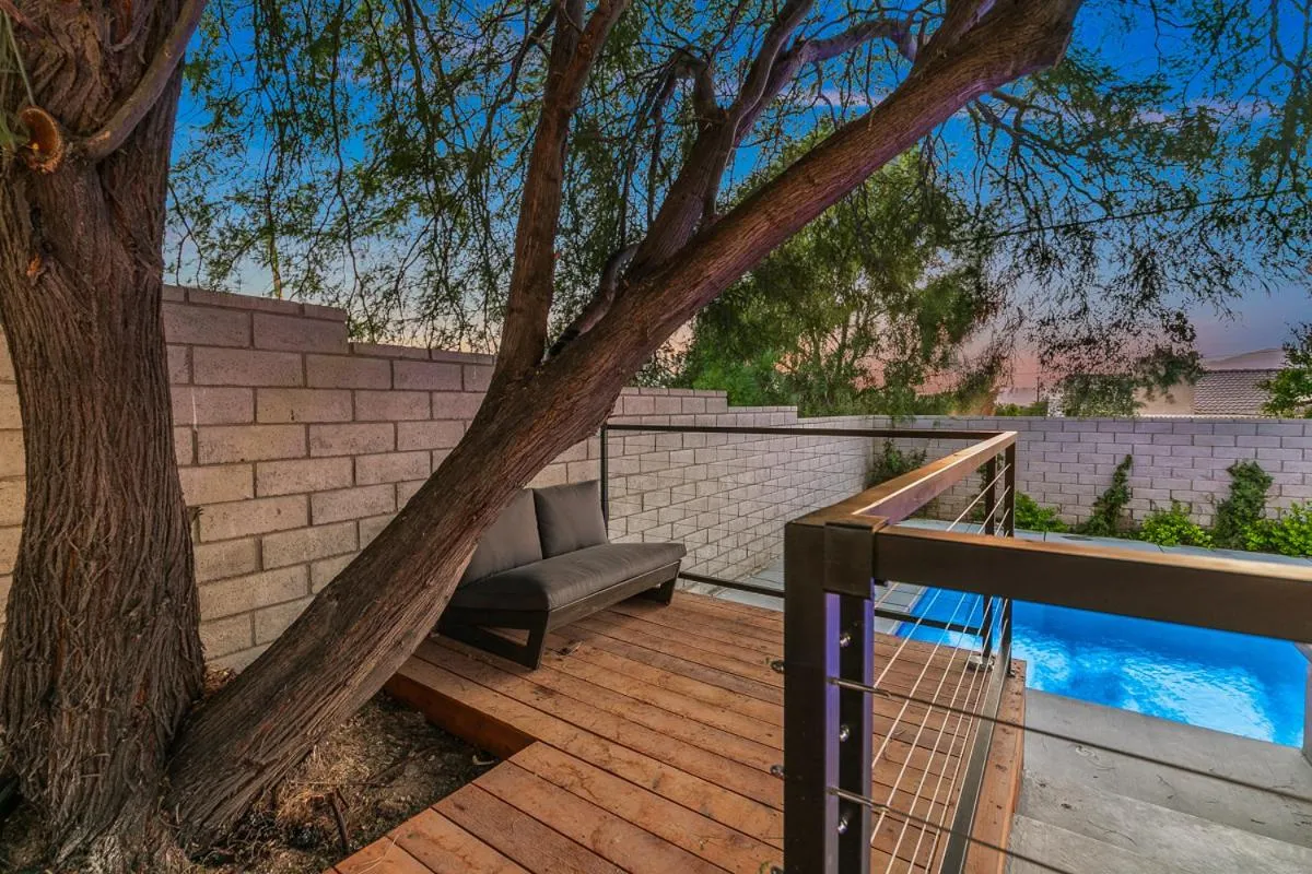 The Good House- Hot Spring Hideaway
