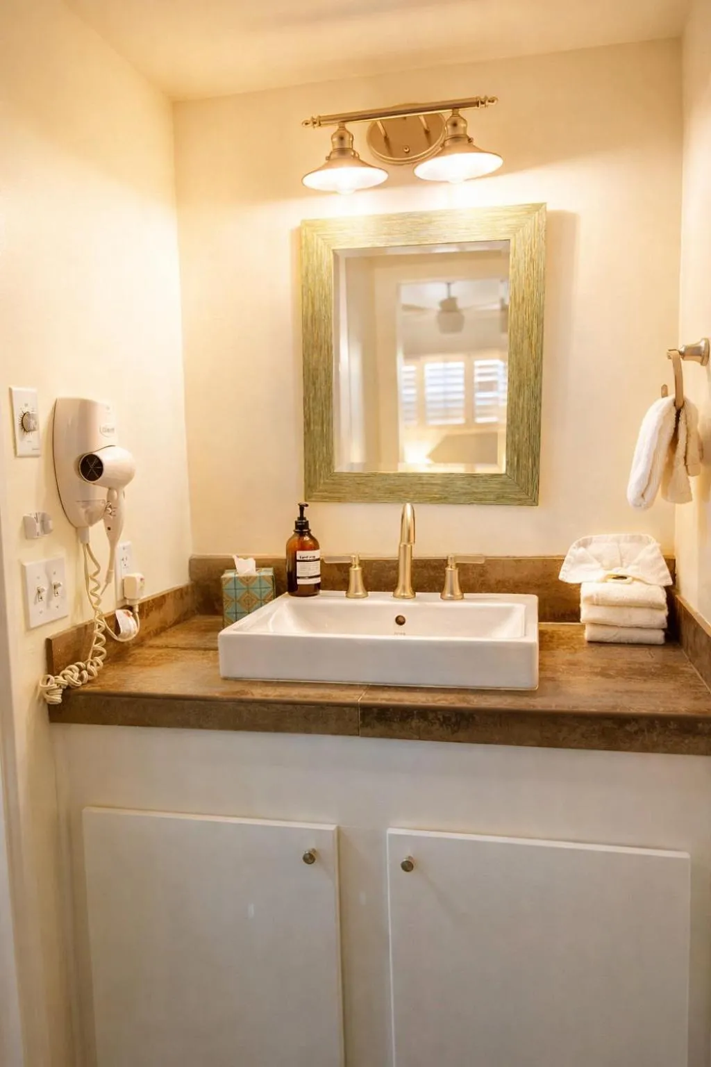 Bathroom in The Good House- Hot Spring Hideaway