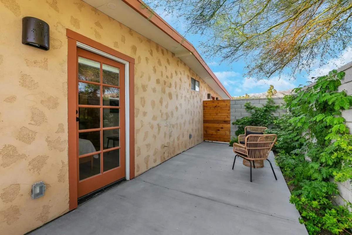 The Good House- Hot Spring Hideaway