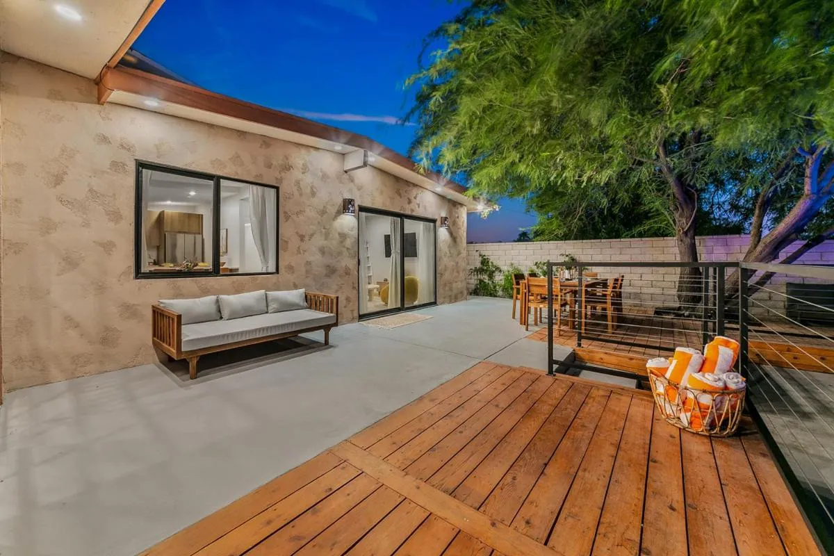 The Good House- Hot Spring Hideaway