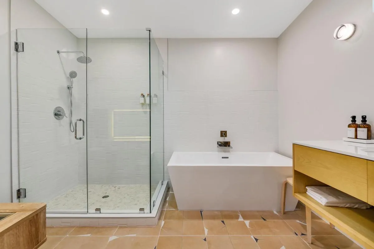 Shower in The Good House- Hot Spring Hideaway