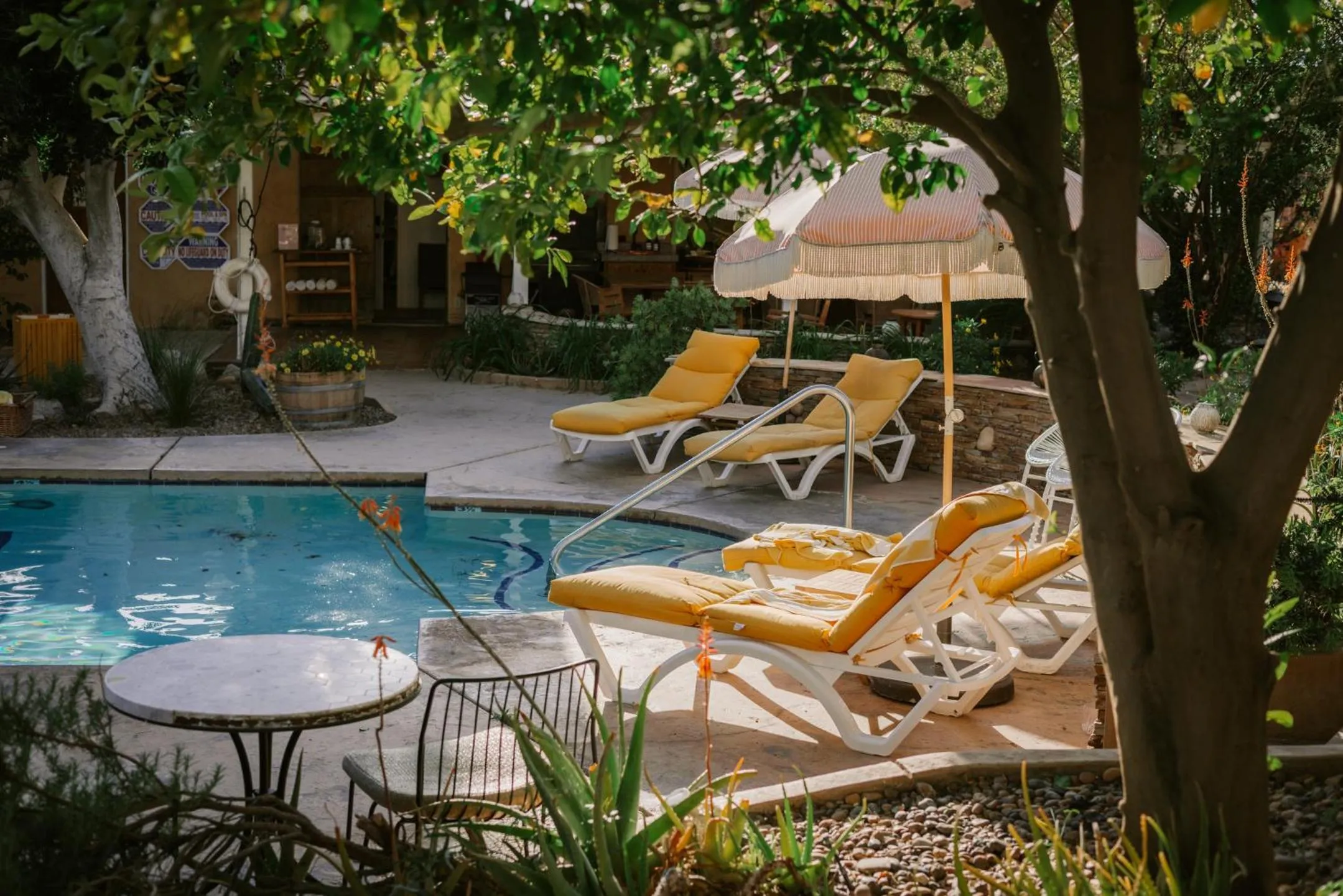 Swimming pool in The Good House- Hot Spring Hideaway