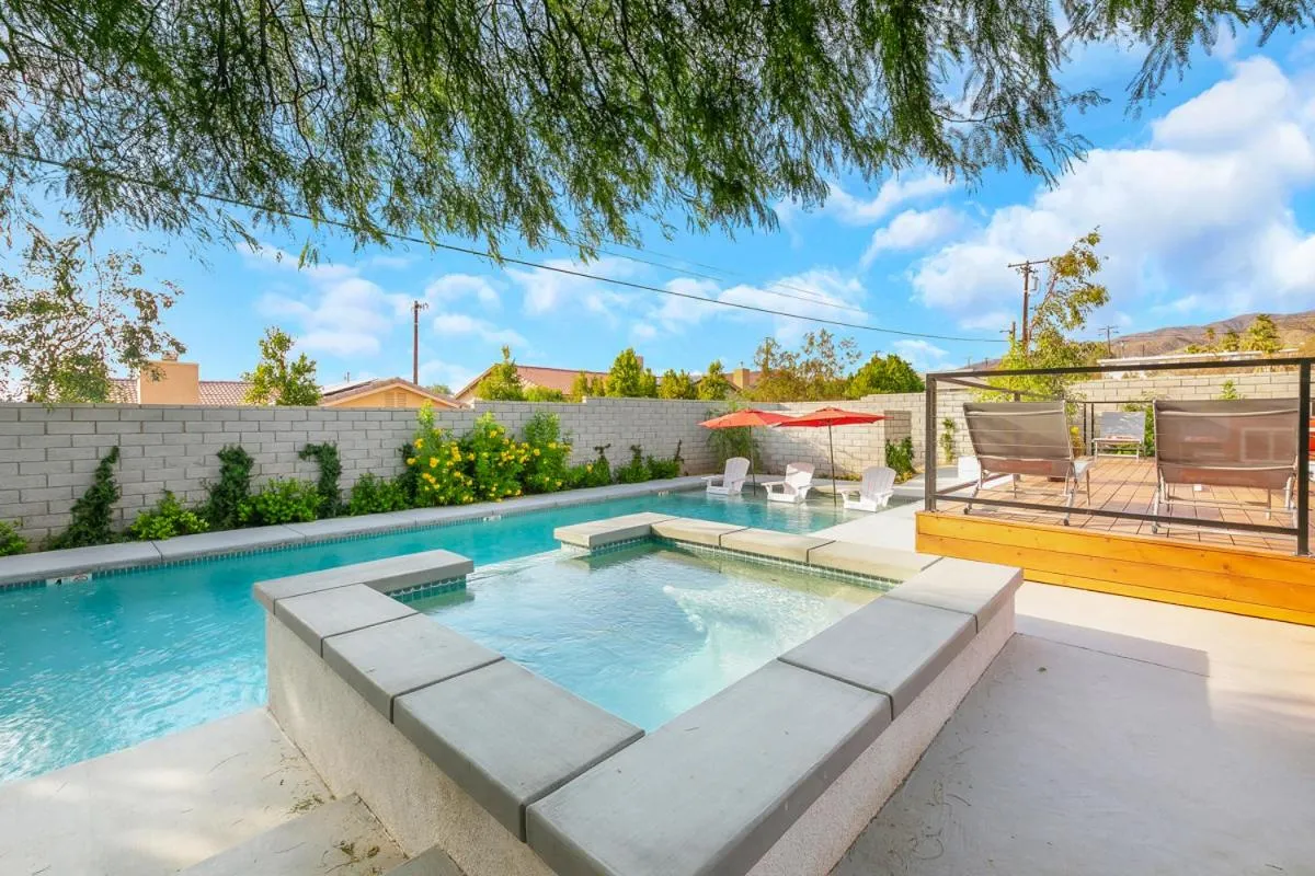 The Good House- Hot Spring Hideaway