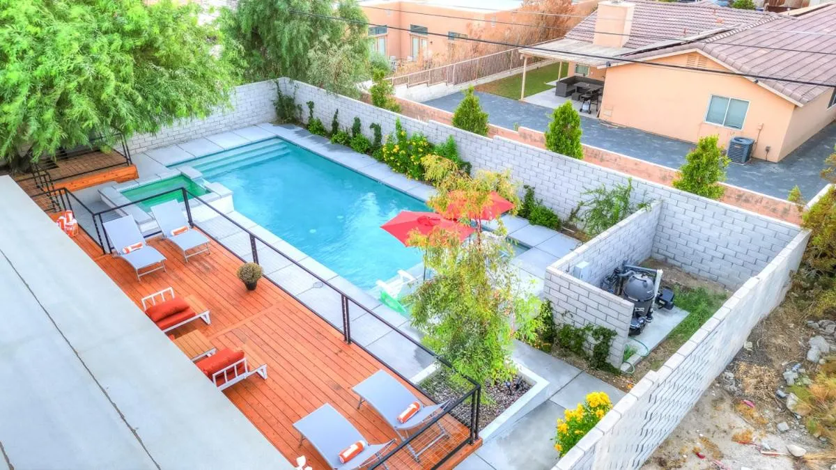 The Good House- Hot Spring Hideaway