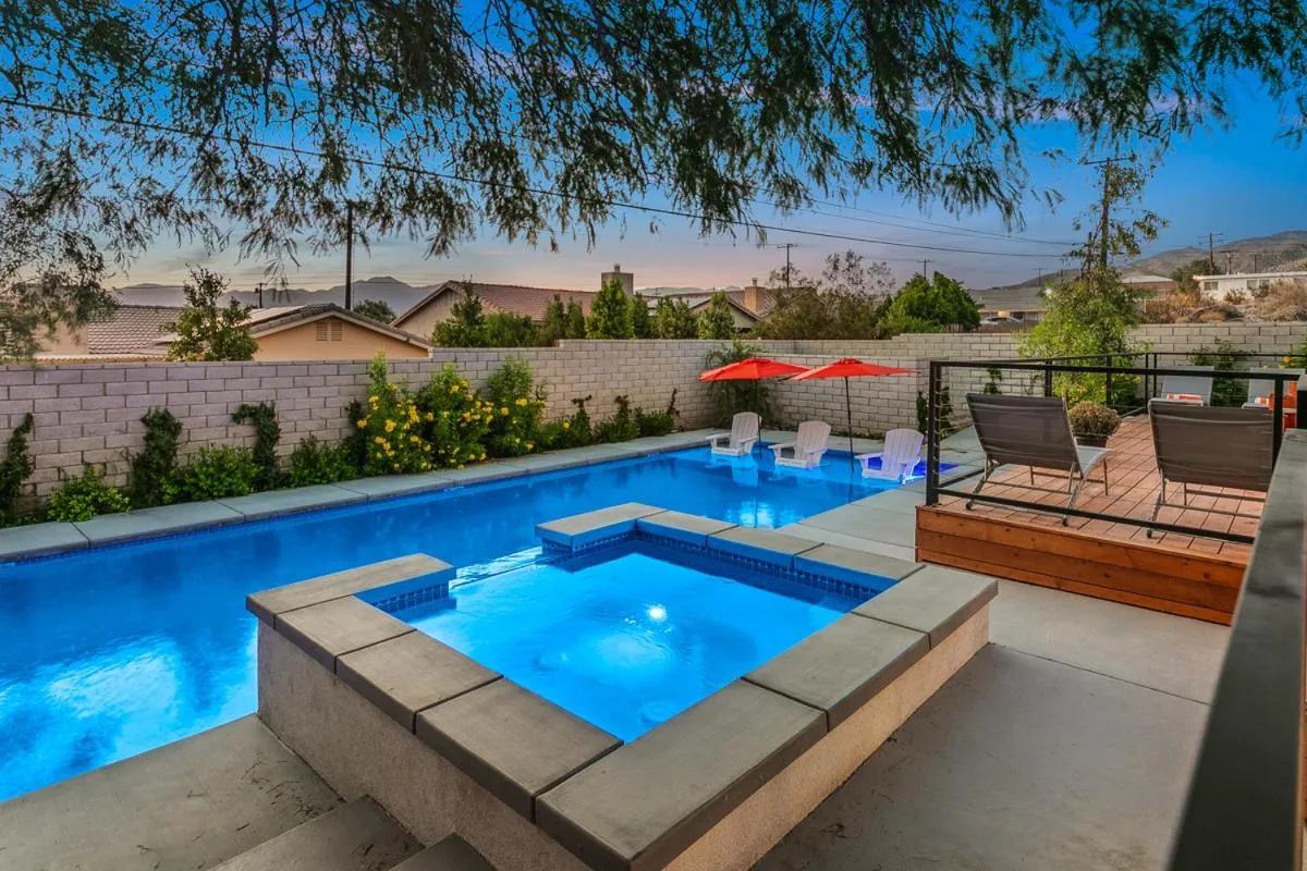 The Good House- Hot Spring Hideaway