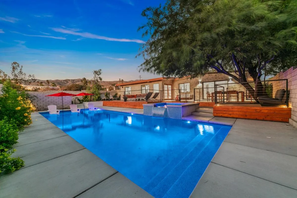 The Good House- Hot Spring Hideaway