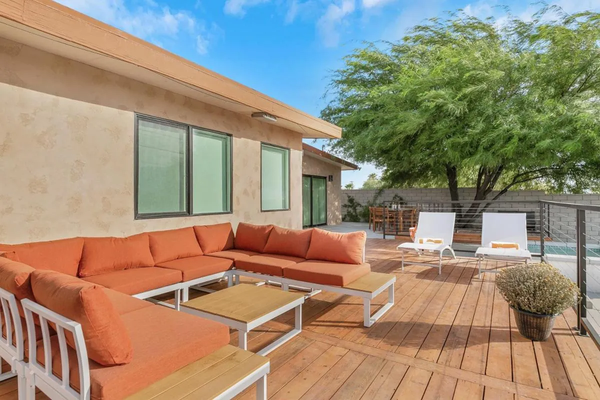 The Good House- Hot Spring Hideaway