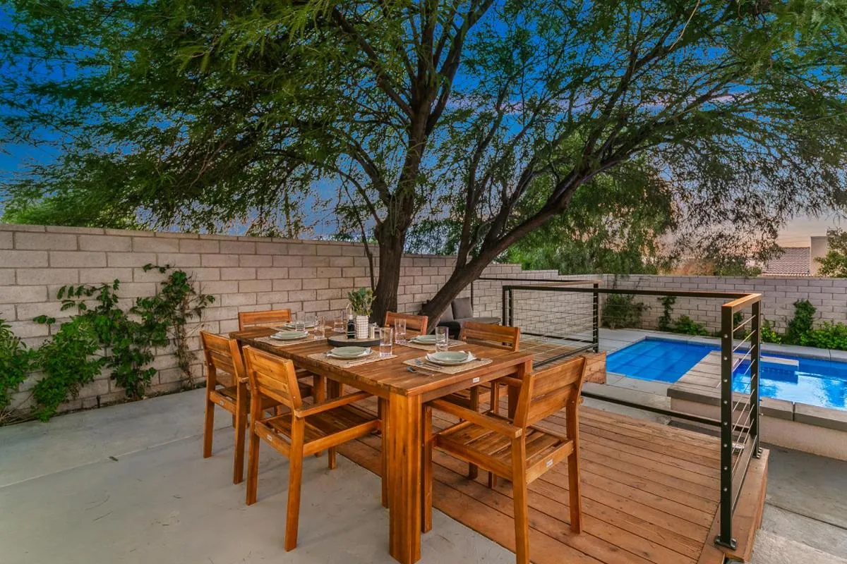 The Good House- Hot Spring Hideaway