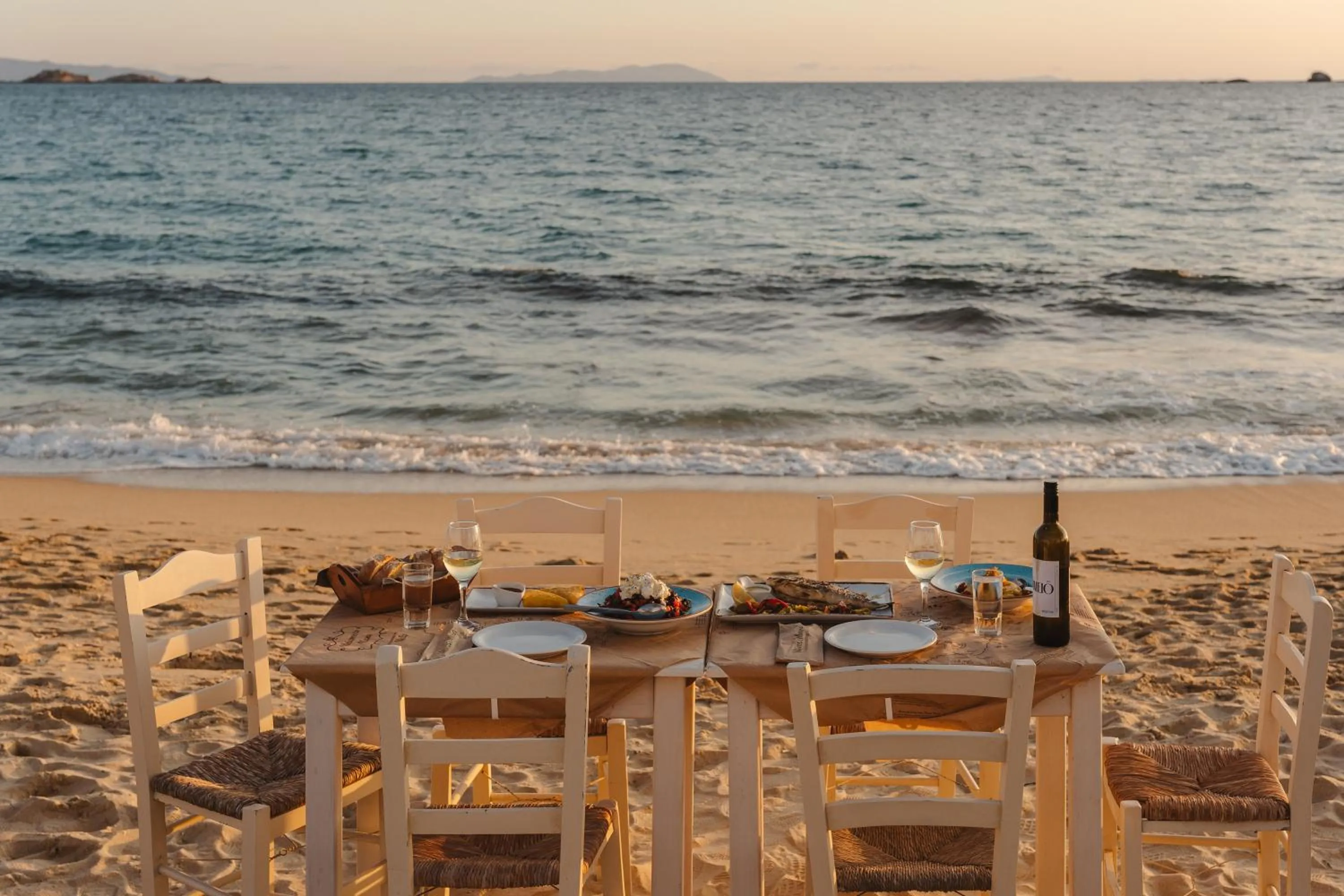 Restaurant/places to eat in Almiriki Naxos Beachside Living
