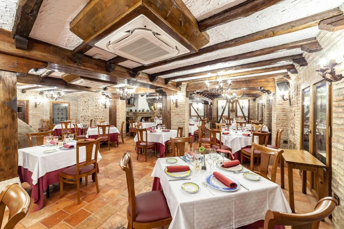 Restaurant/places to eat in Hotel Rural El Lagar de Nemesio