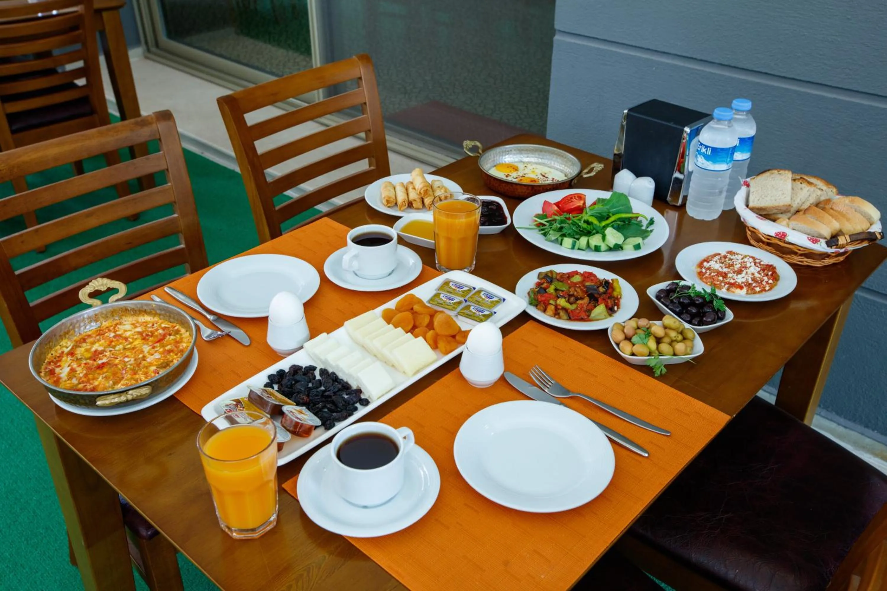 Dining area in SUENA HOTEL Çeşme