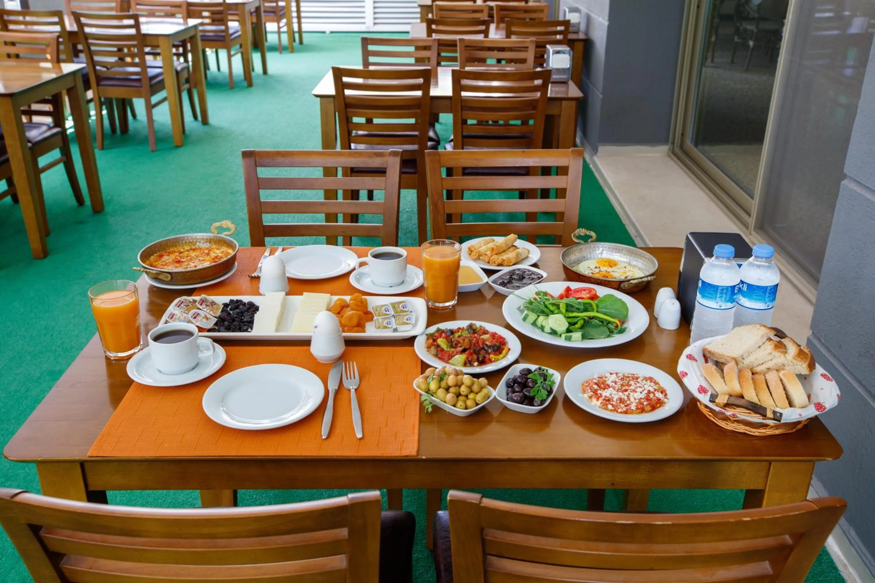 Dining area in SUENA HOTEL Çeşme