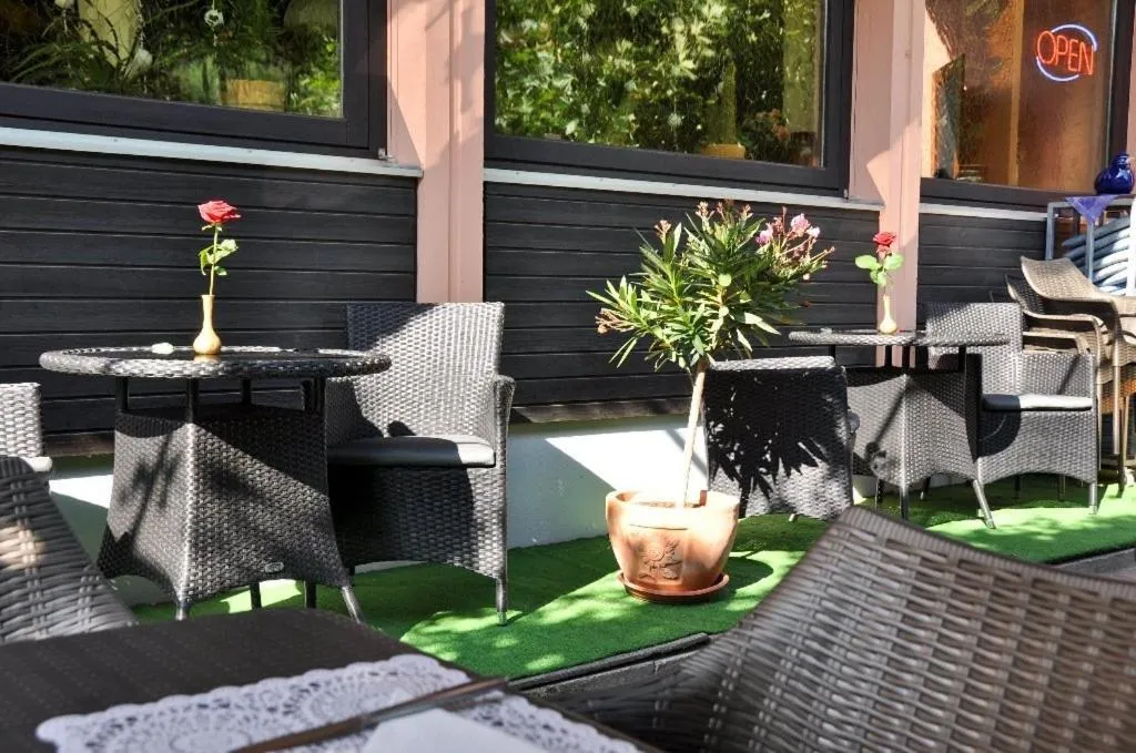 Garden in Hotel Höllsteiner Hof