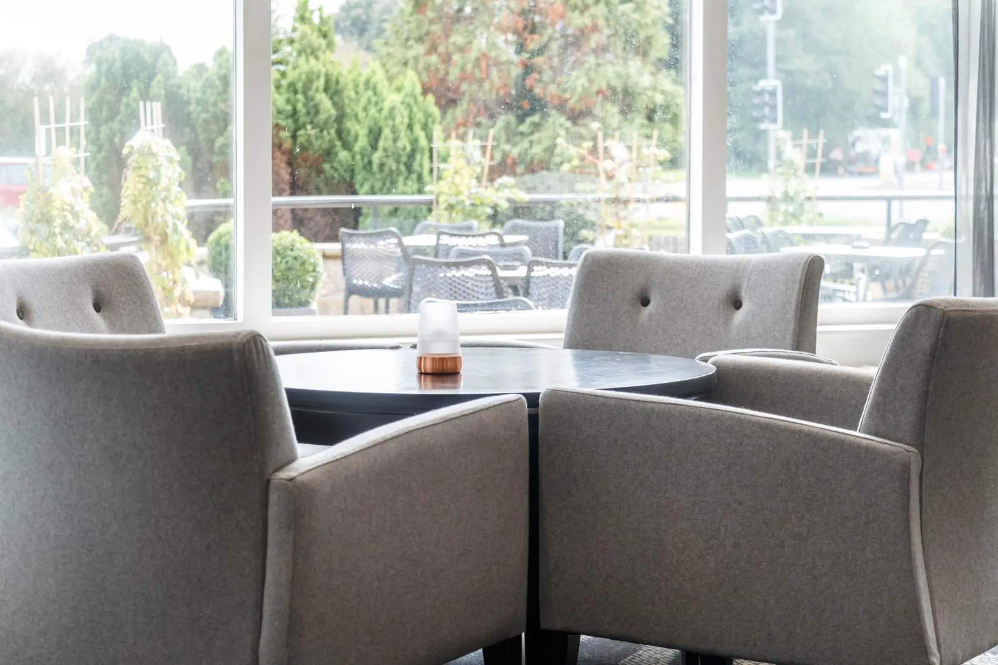 Lounge or bar in Garner Hotel Preston Samlesbury by IHG