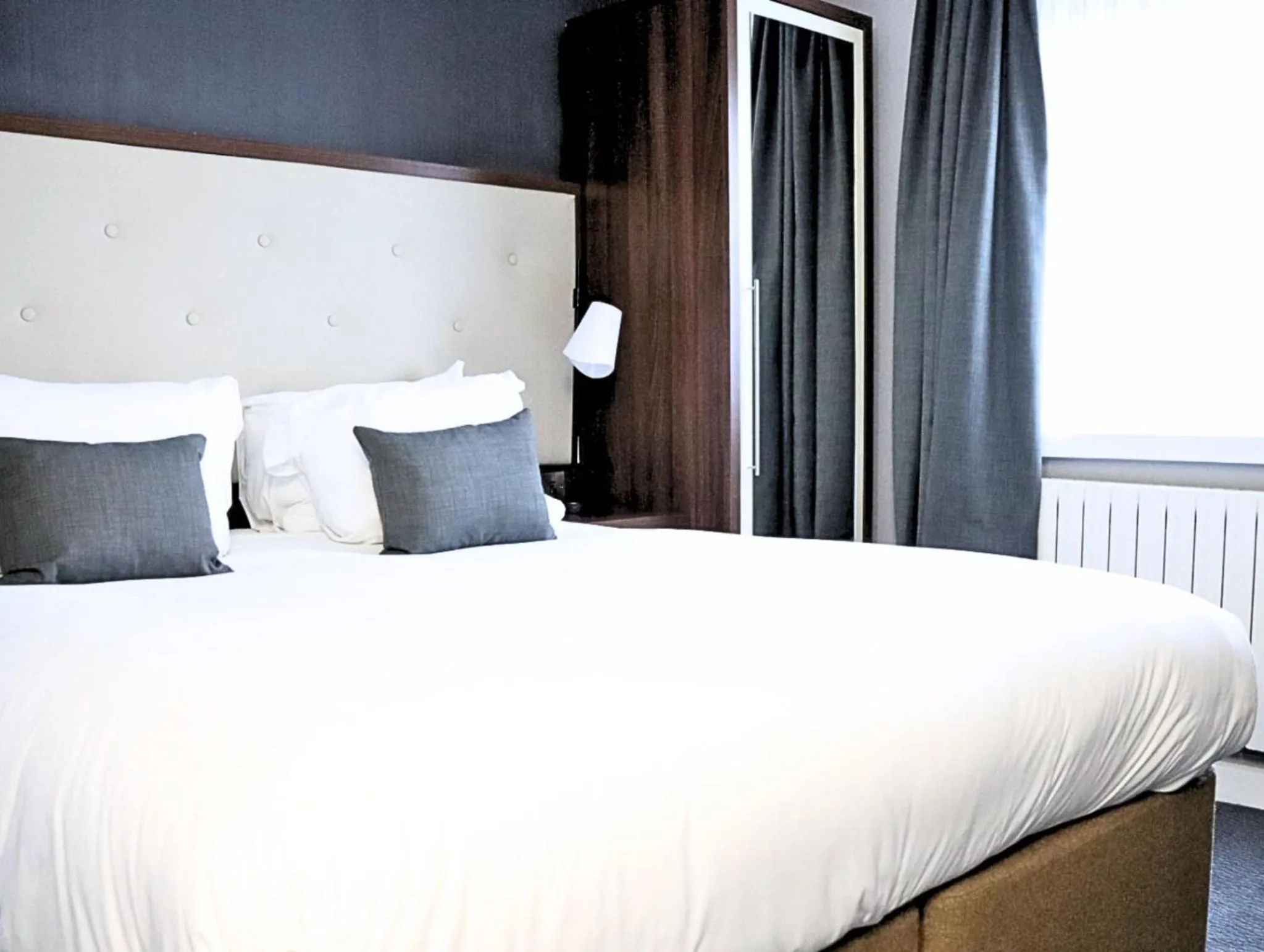 Bedroom, Bed in Garner Hotel Preston Samlesbury by IHG