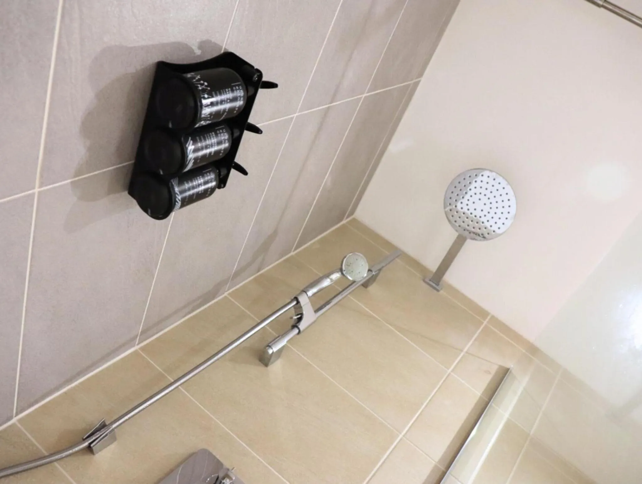 Shower in Garner Hotel Preston Samlesbury by IHG