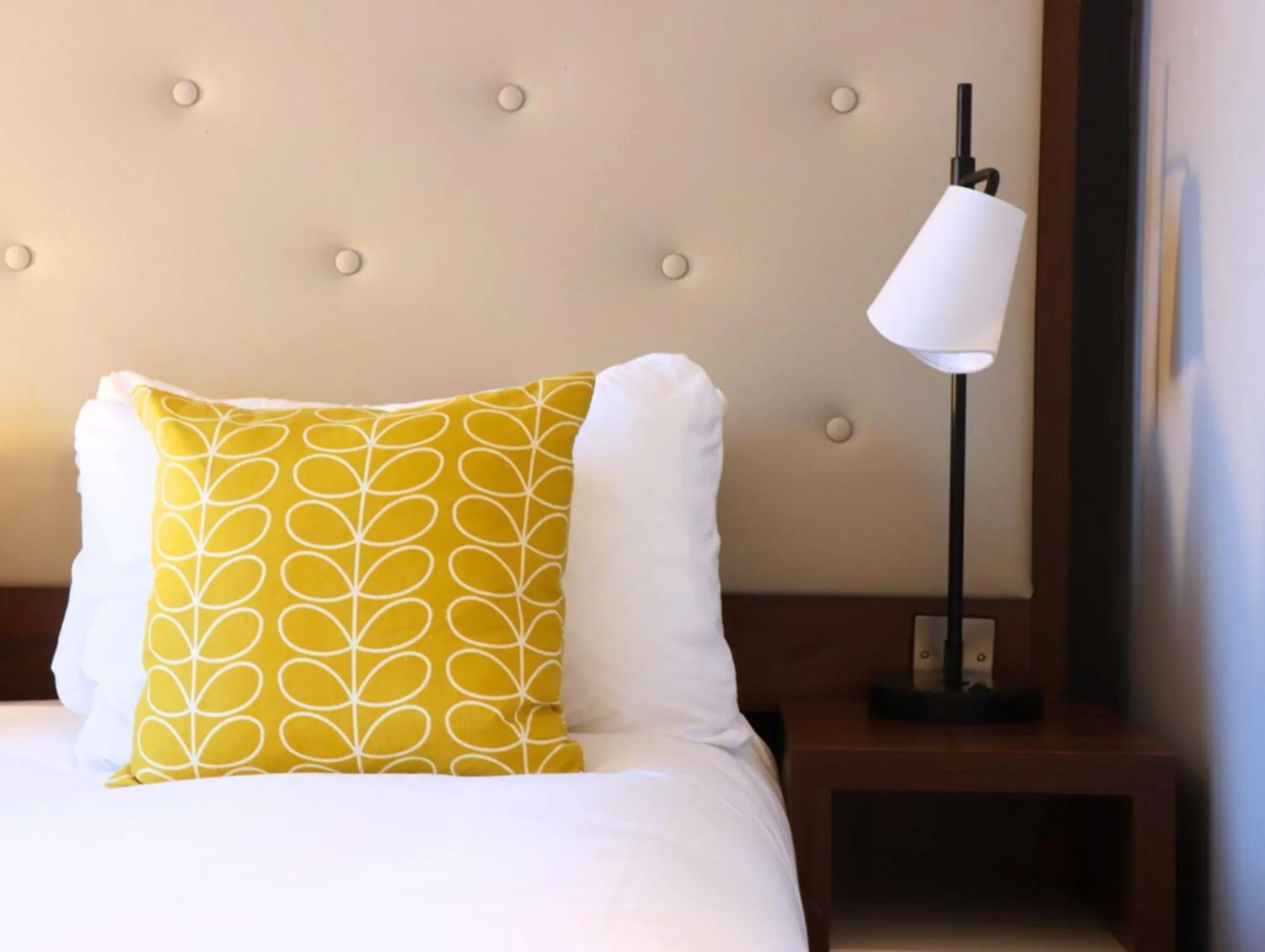 Bed in Garner Hotel Preston Samlesbury by IHG