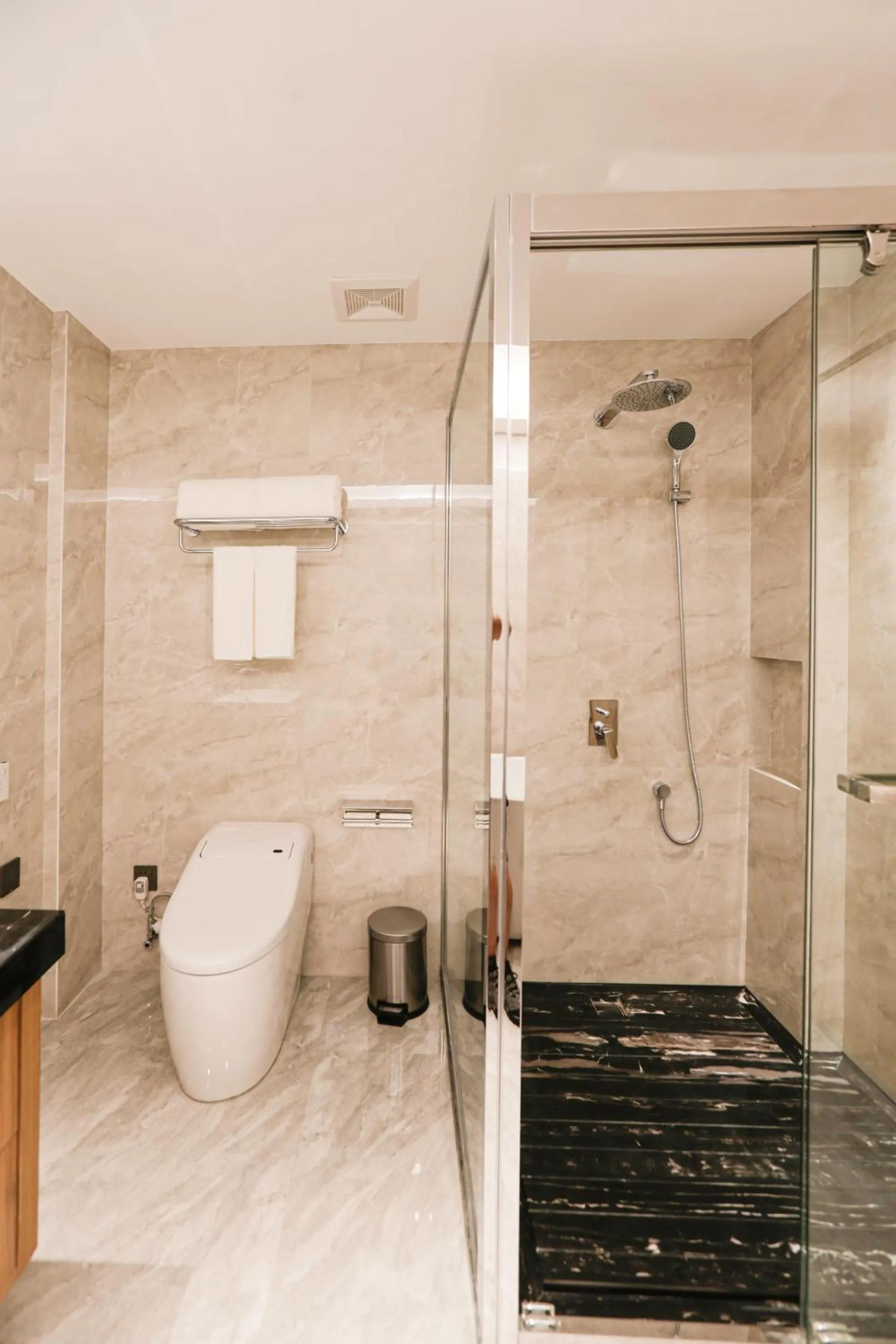 Bathroom in Hotel Casiana & Events Center Tagaytay