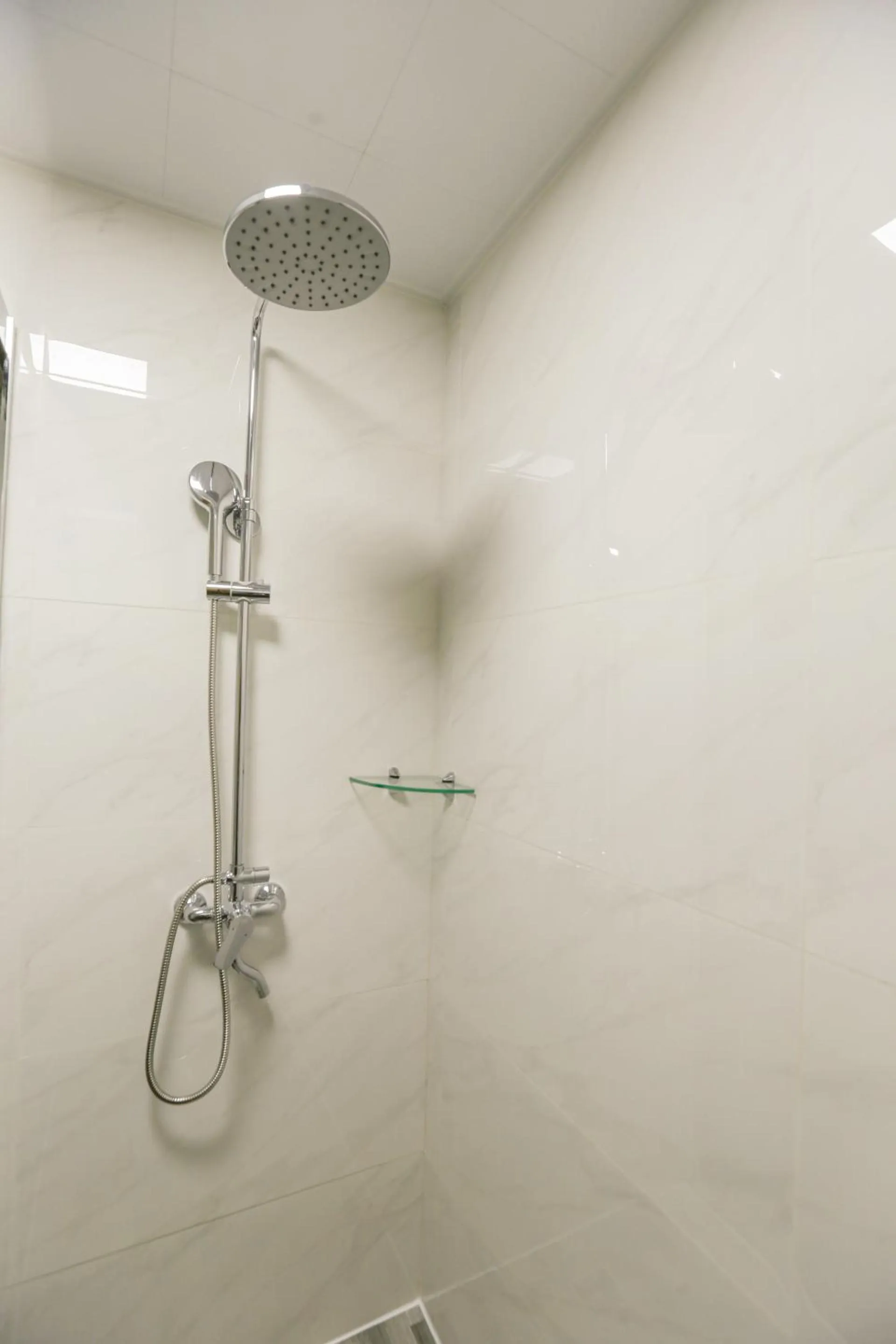 Shower in Hotel Casiana & Events Center Tagaytay