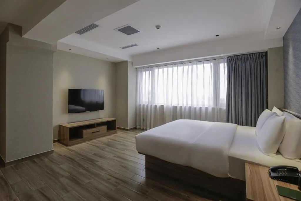 Bed in Hotel Casiana & Events Center Tagaytay