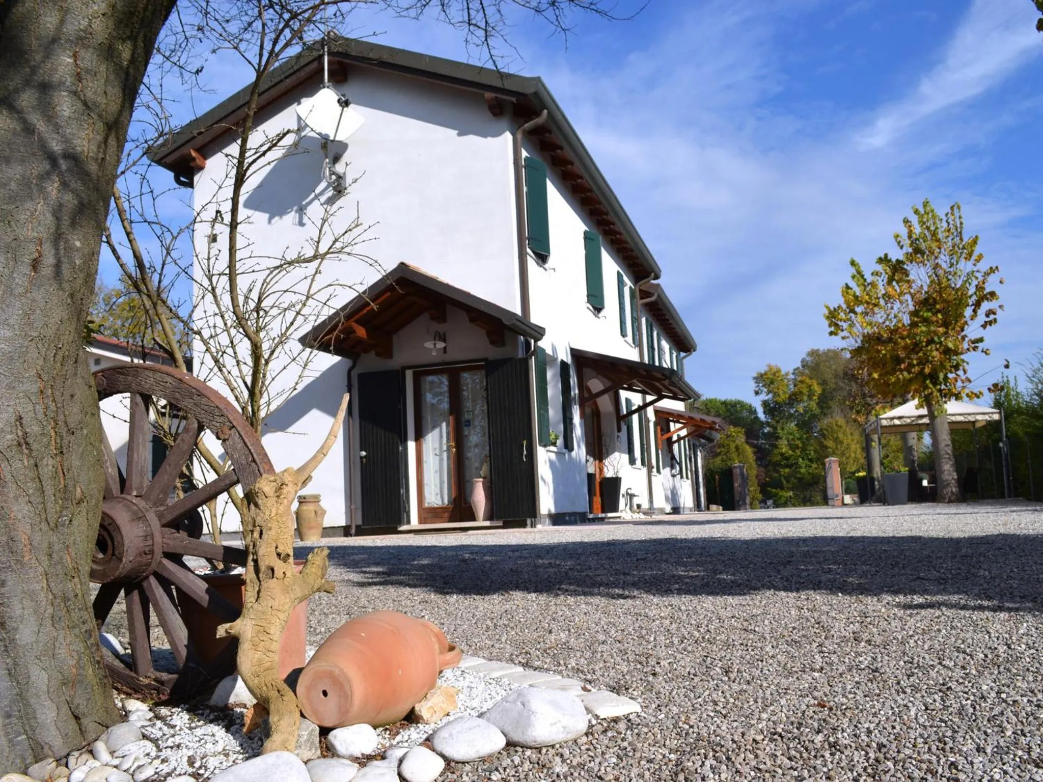 Facade/entrance in La Noghera