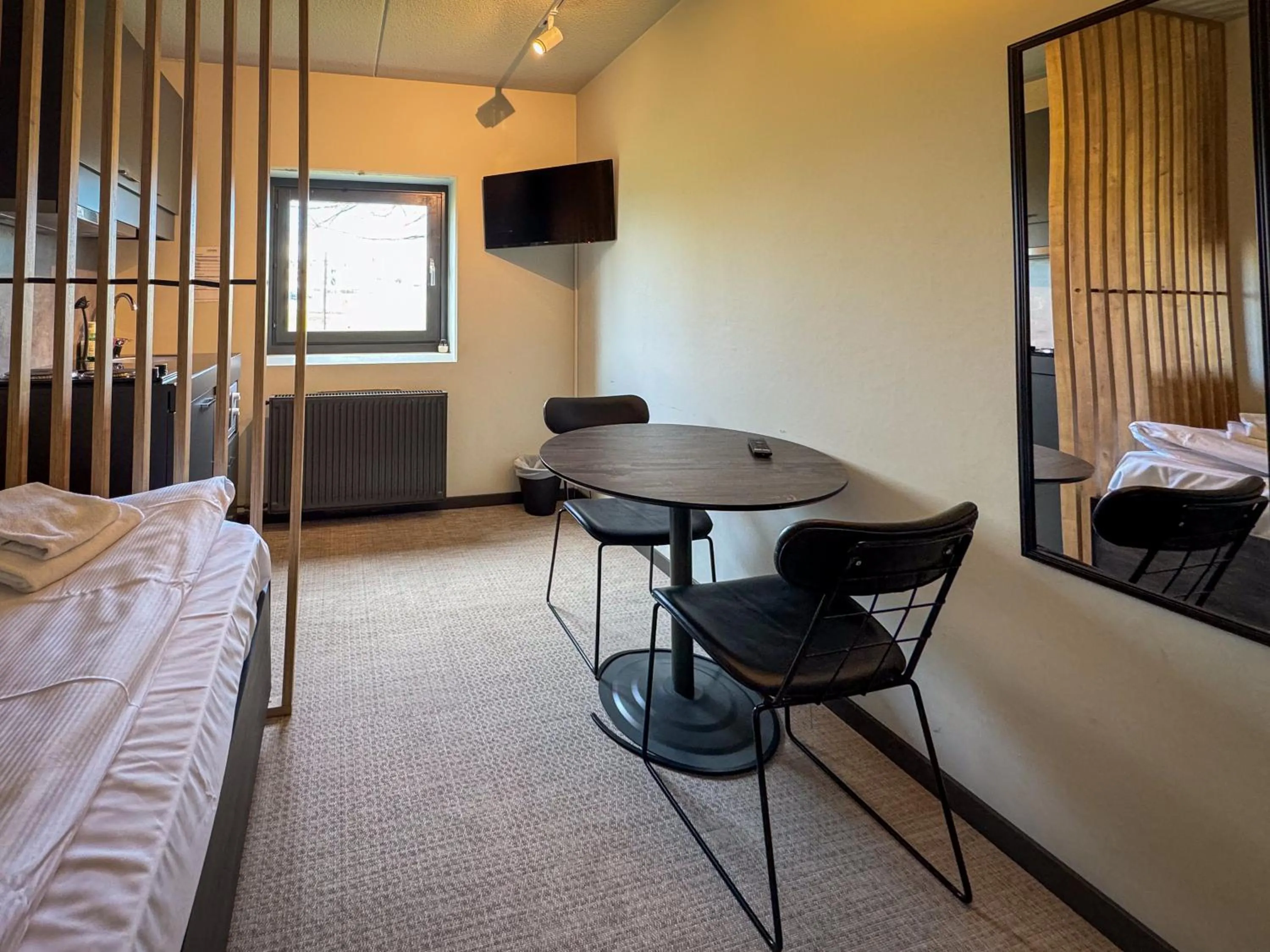 TV and multimedia, Bed in Jönköping Hotel Apartments