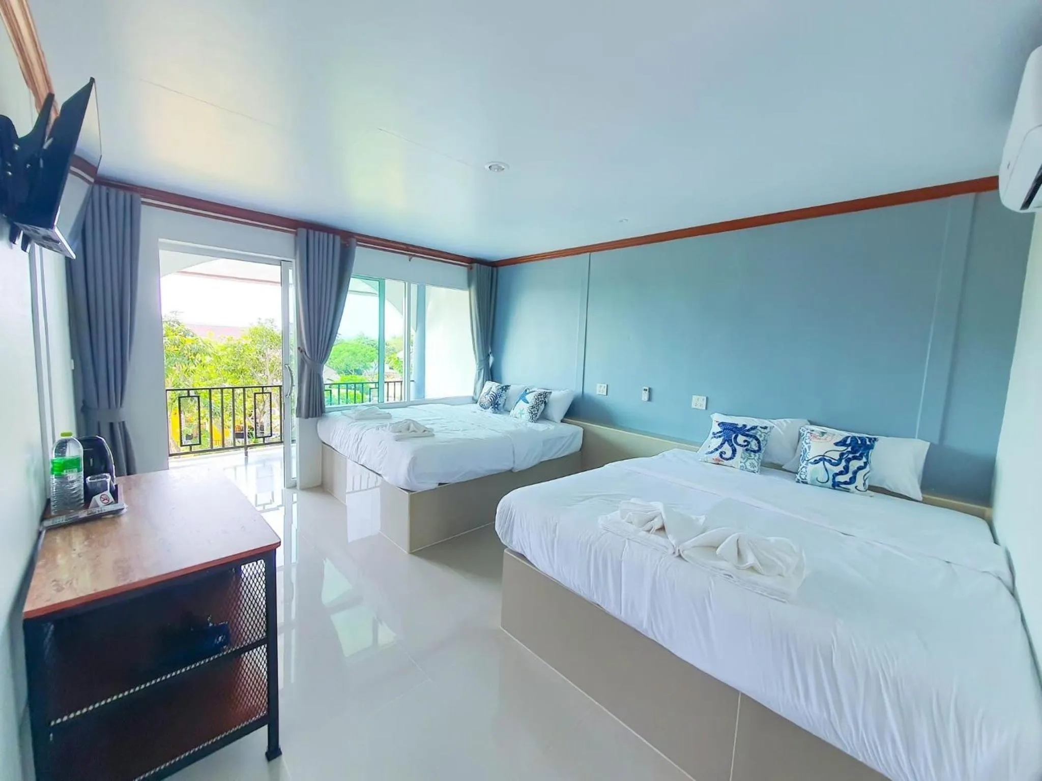 Bed in Seattle Samaesarn Resort