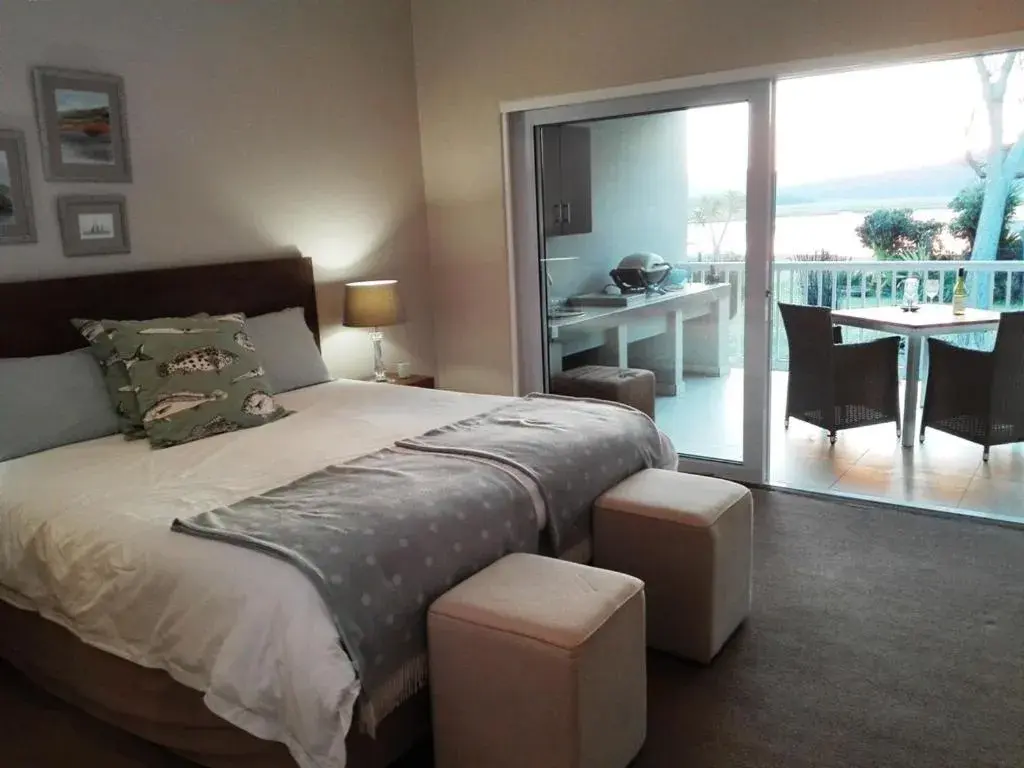 Seating area, Bed in Kowie River Guest House Seating area, Bed in Kowie River Guest House