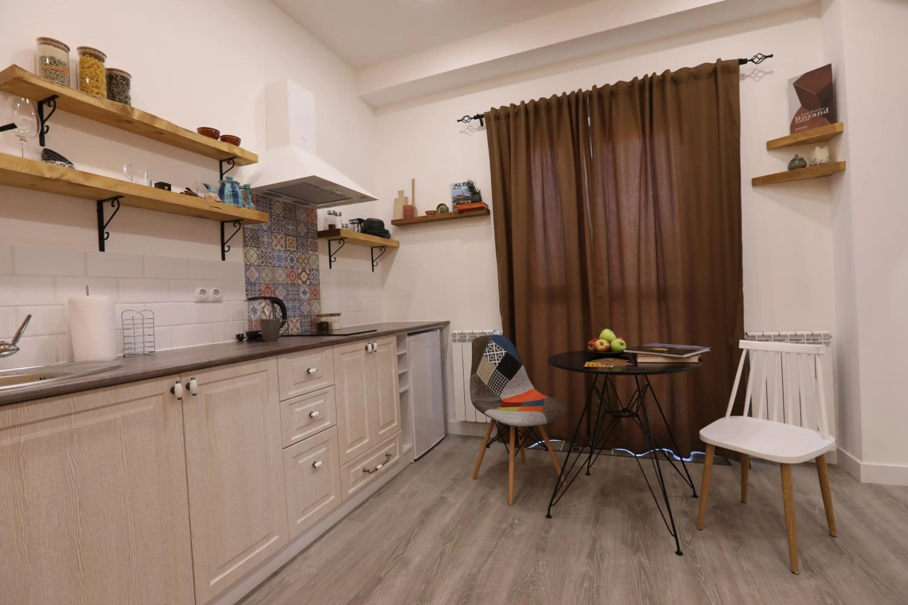 hotelise I Blue-Poppy Apartment