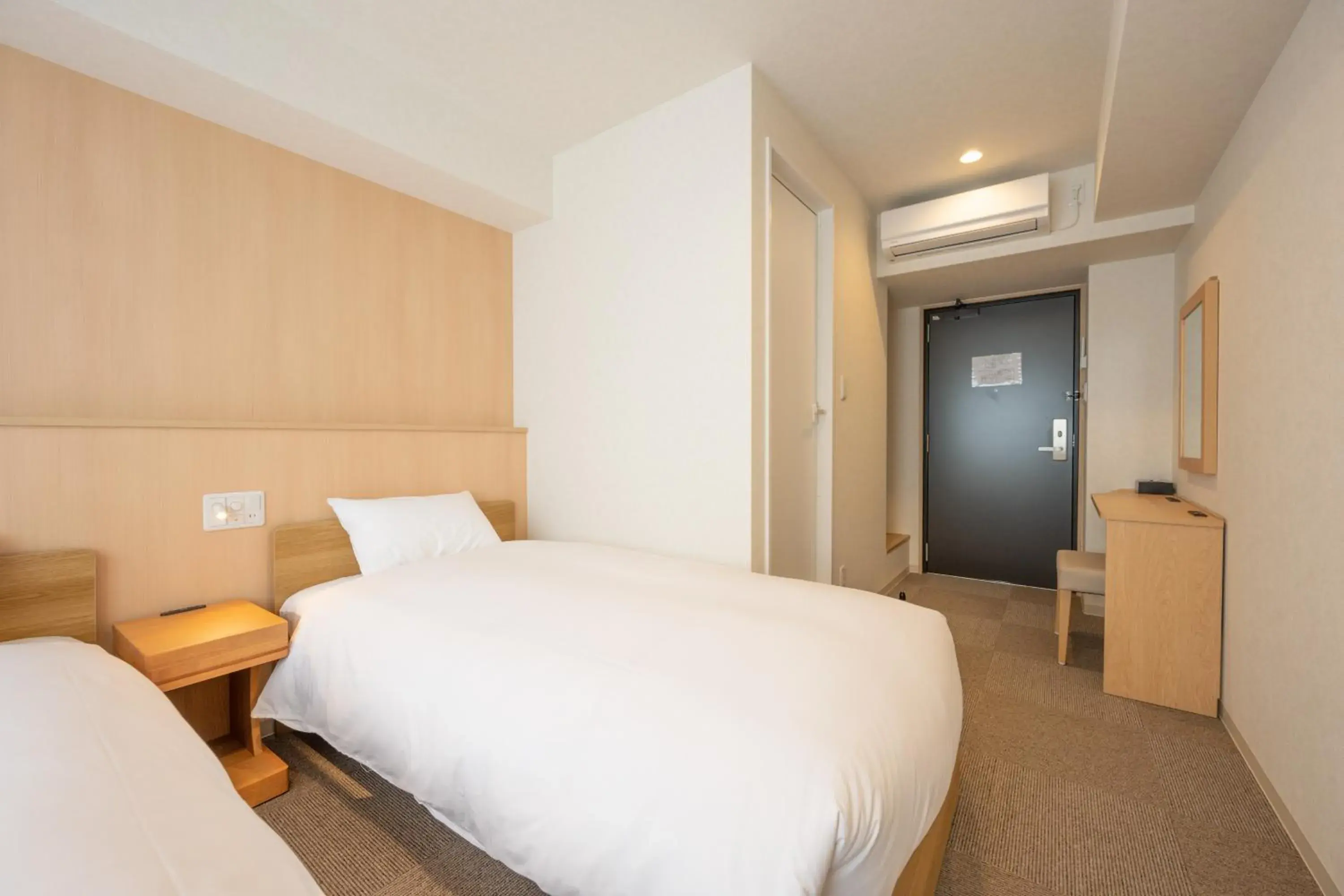 Photo of the whole room, Bed in Fuji Hotel Kyoto Gojo