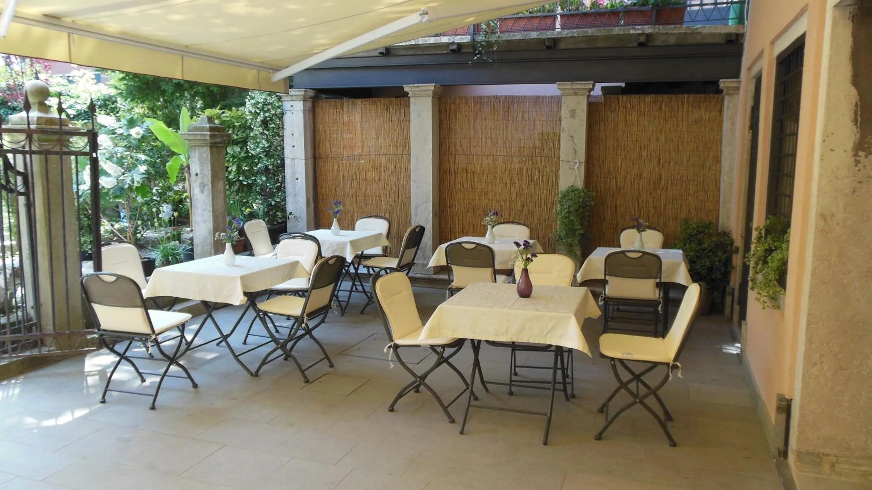 Restaurant/places to eat in Hotel Sant'Antonin