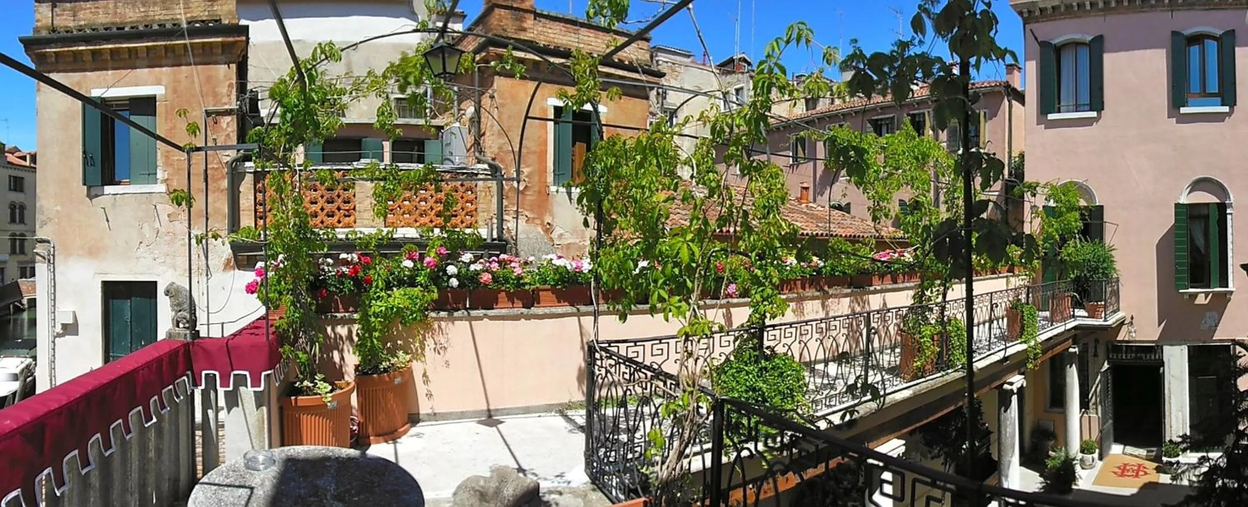 Balcony/Terrace in Hotel Sant'Antonin