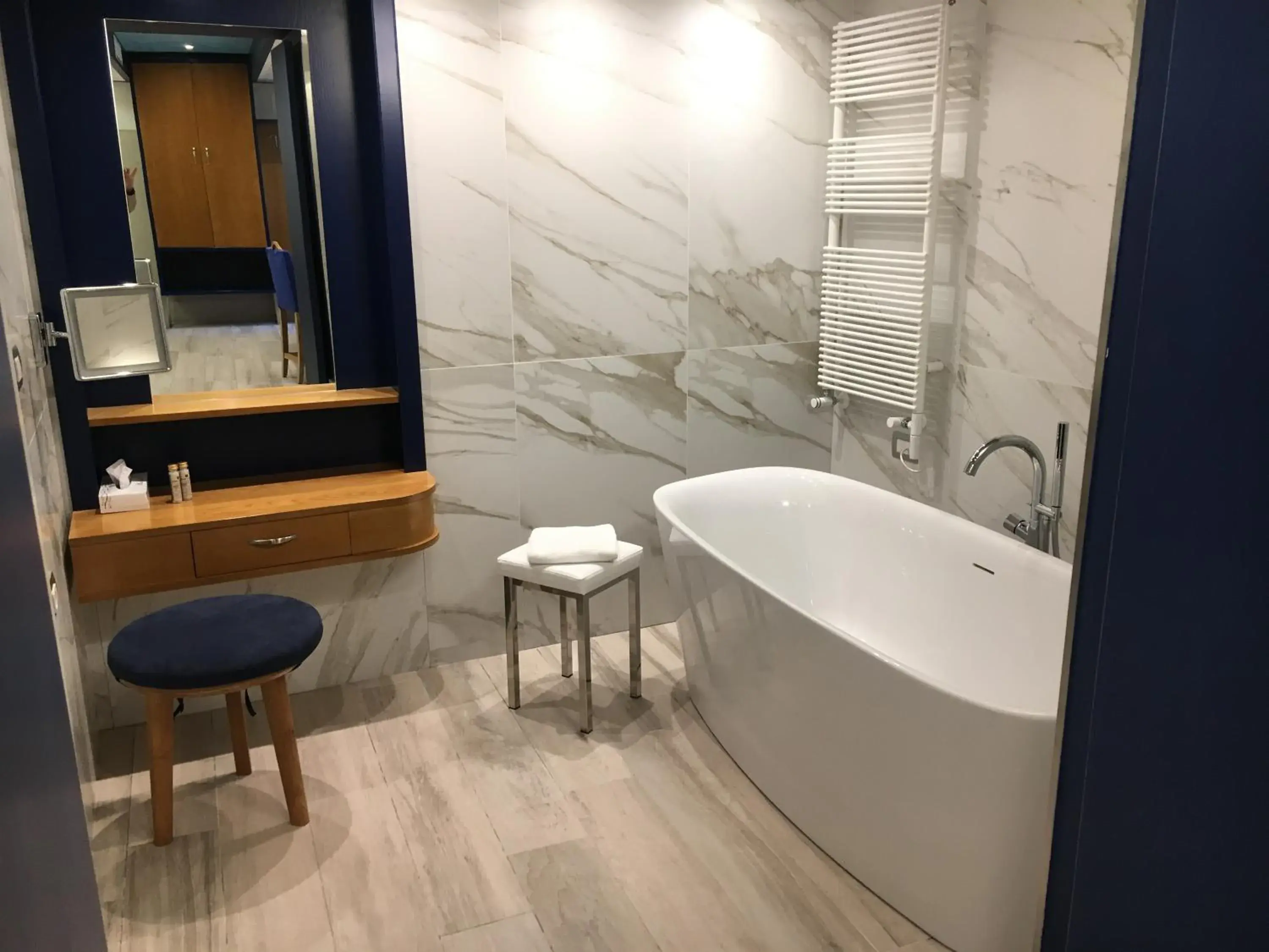 Classic Triple Room in Hotel Sant'Antonin Classic Triple Room in Hotel Sant'Antonin