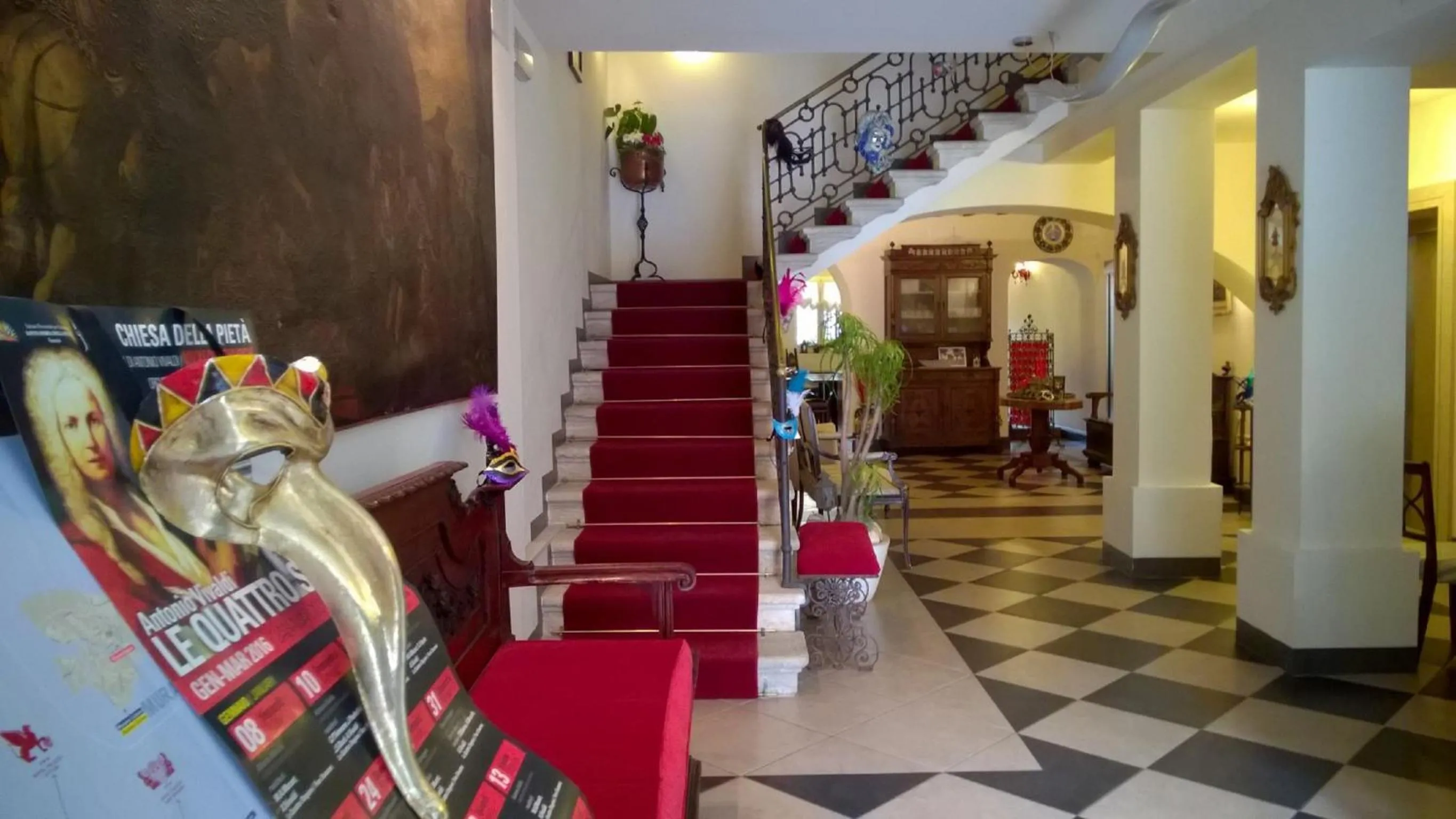 Decorative detail in Hotel Sant'Antonin