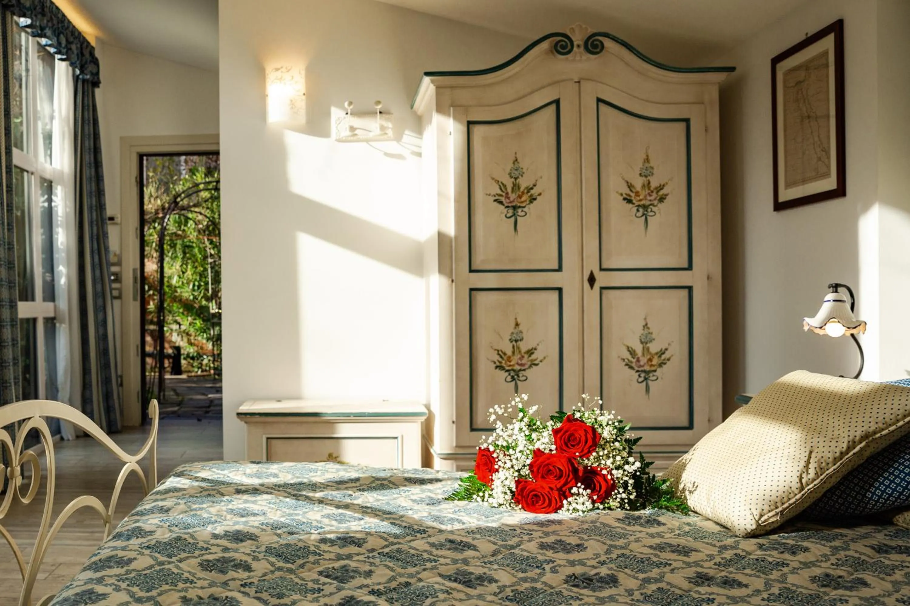 Facade/entrance, Bed in Hotel Sant'Antonin