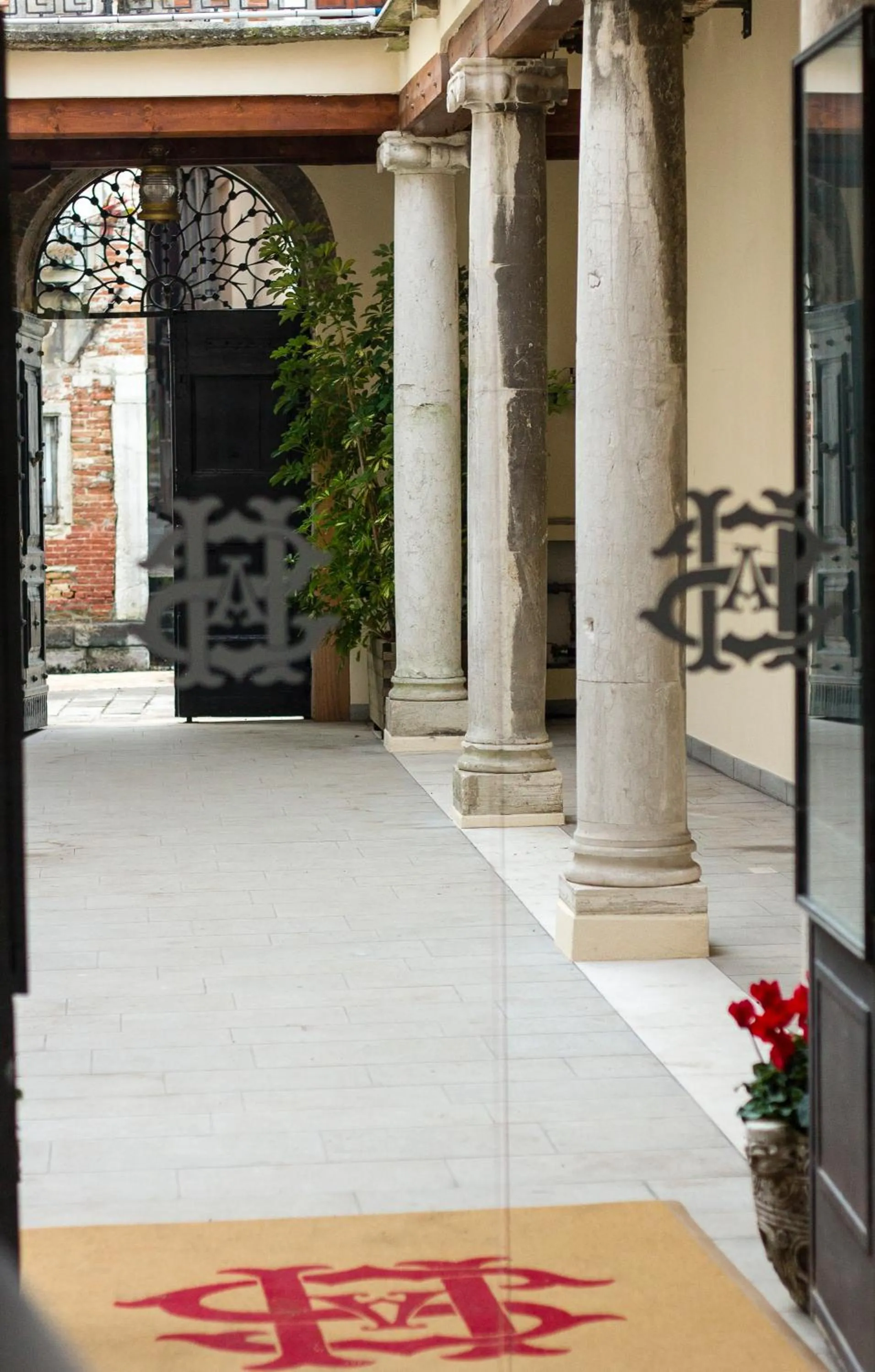 Facade/entrance in Hotel Sant'Antonin
