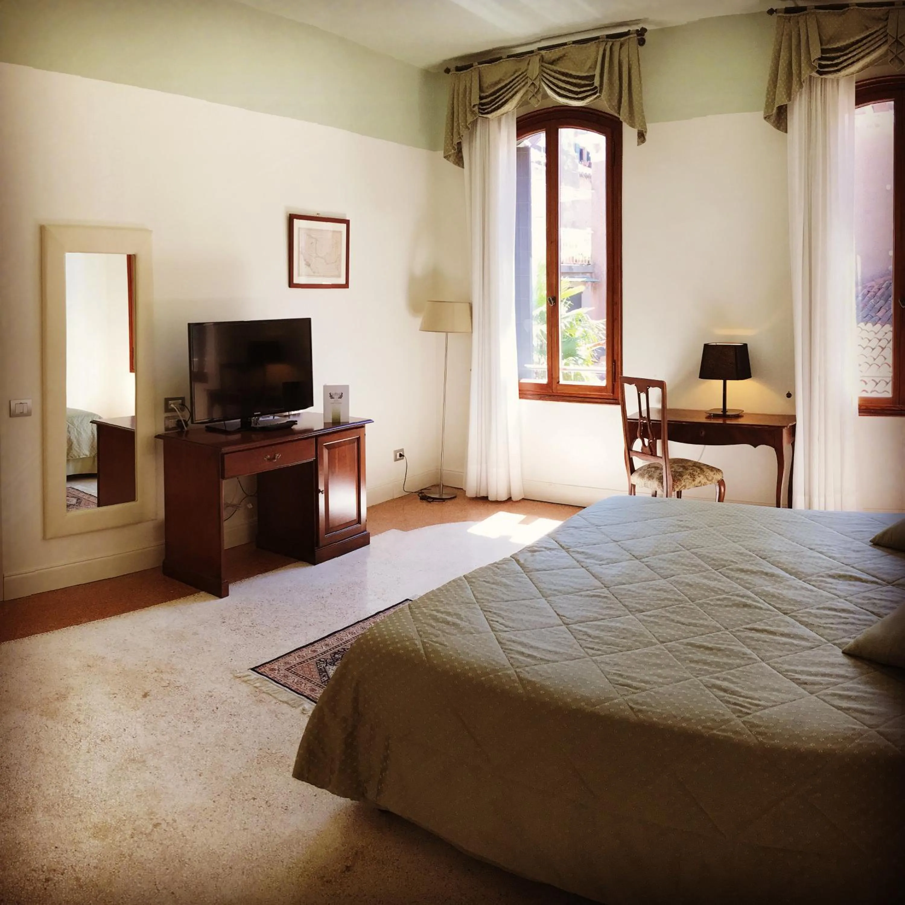 Photo of the whole room, Bed in Hotel Sant'Antonin