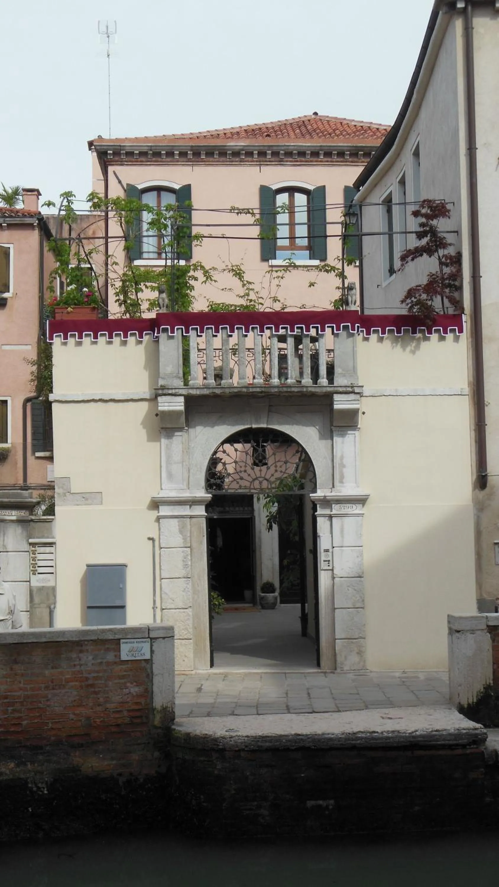 Facade/entrance in Hotel Sant'Antonin