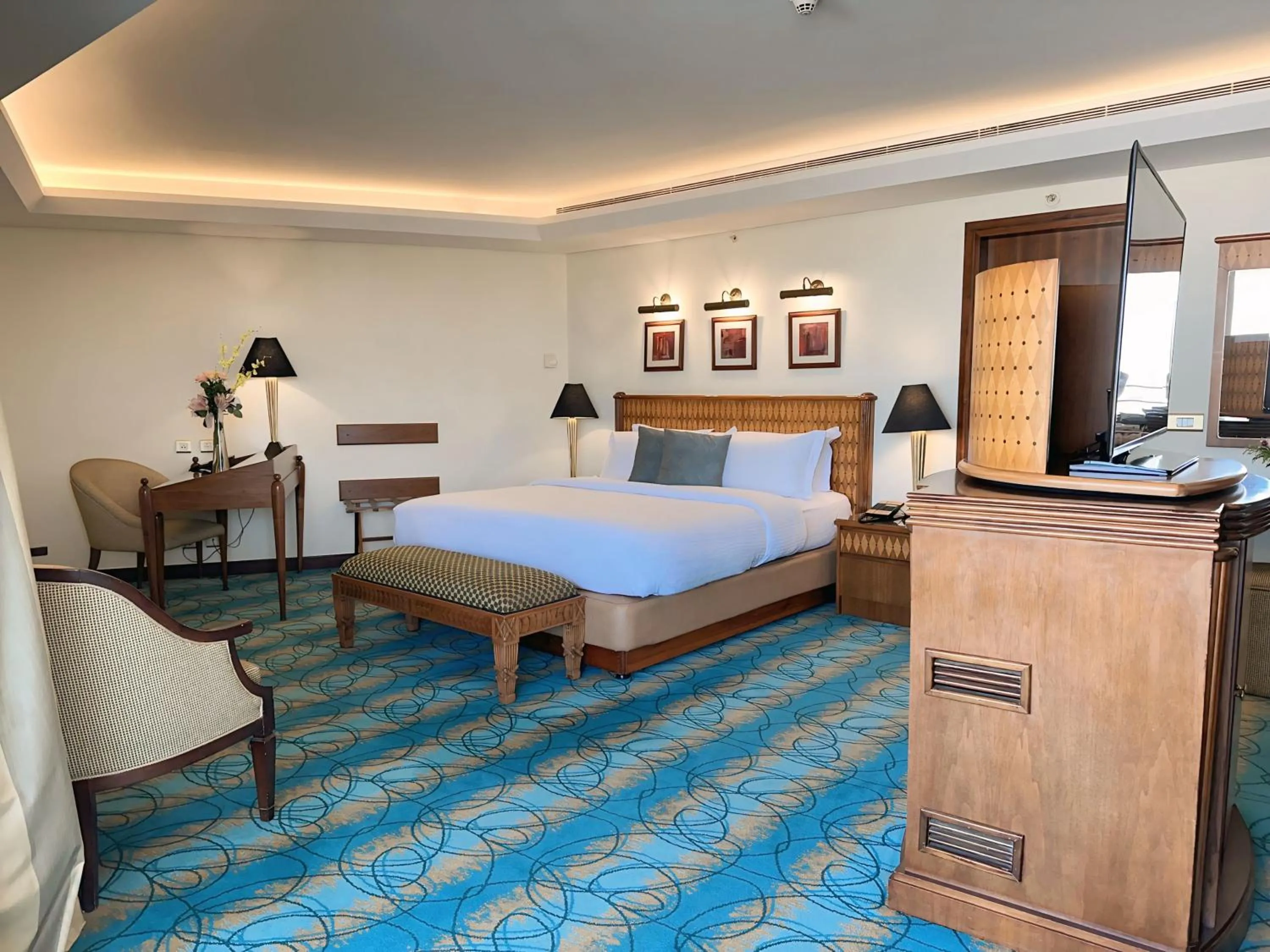 Bed in Le Royal Amman