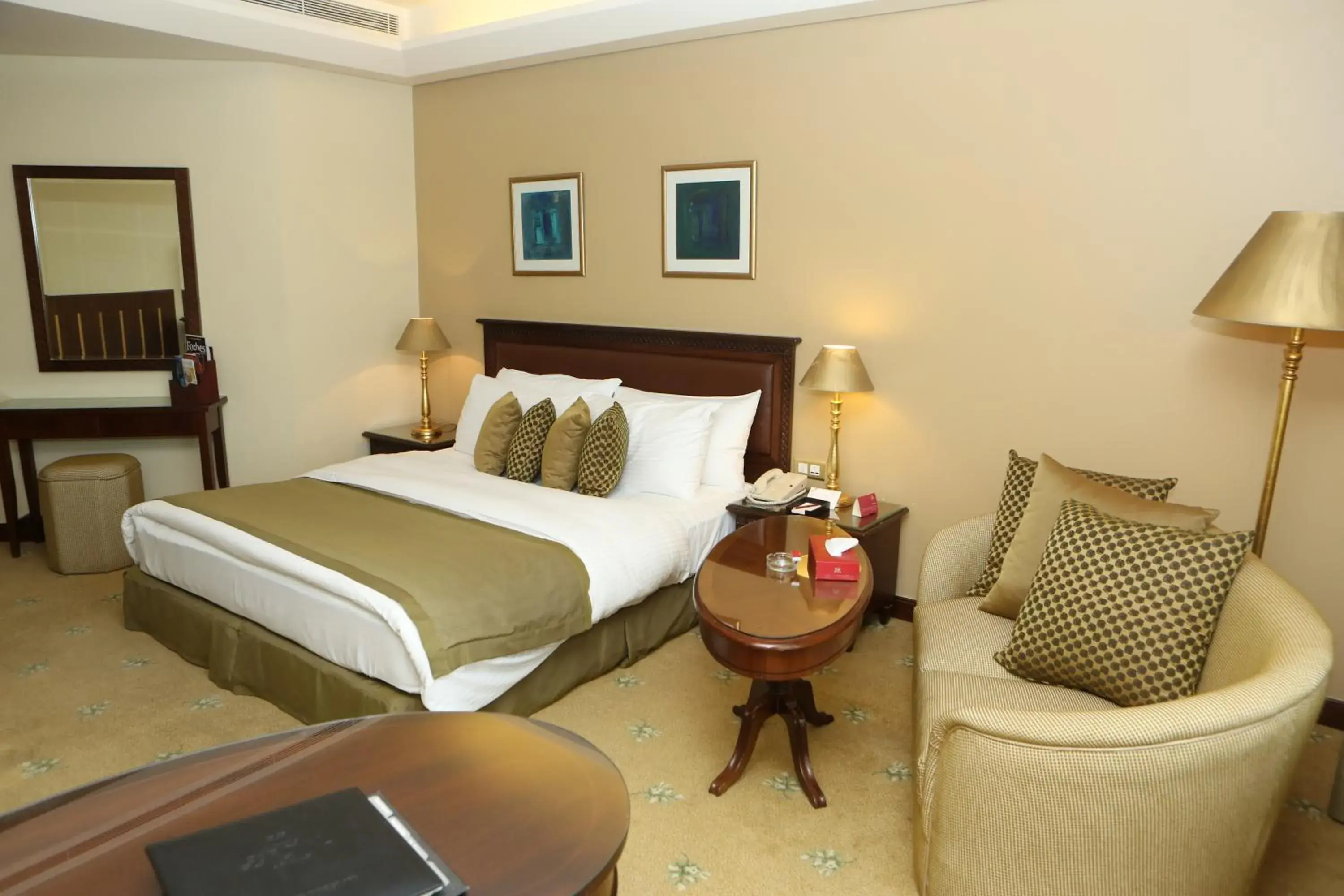 Photo of the whole room, Bed in Le Royal Amman Photo of the whole room, Bed in Le Royal Amman