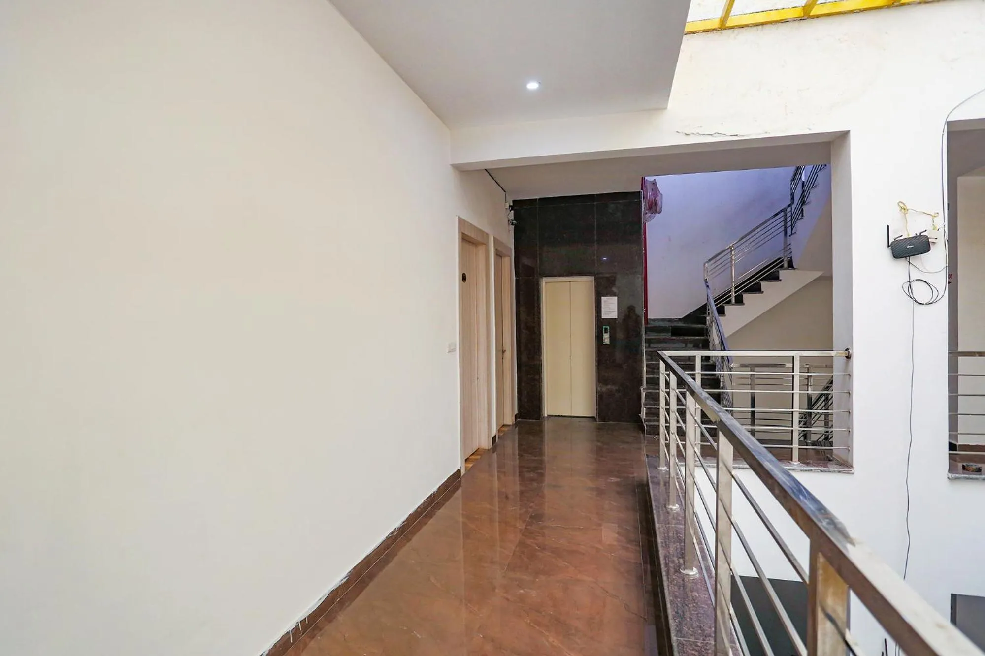 Lobby or reception in FabHotel Sky Rise Inn Near Medanta- The Medicity Hospital, Gurugram