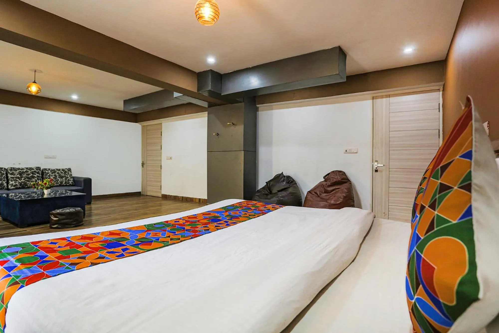 Bed in FabHotel Sky Rise Inn Near Medanta- The Medicity Hospital, Gurugram