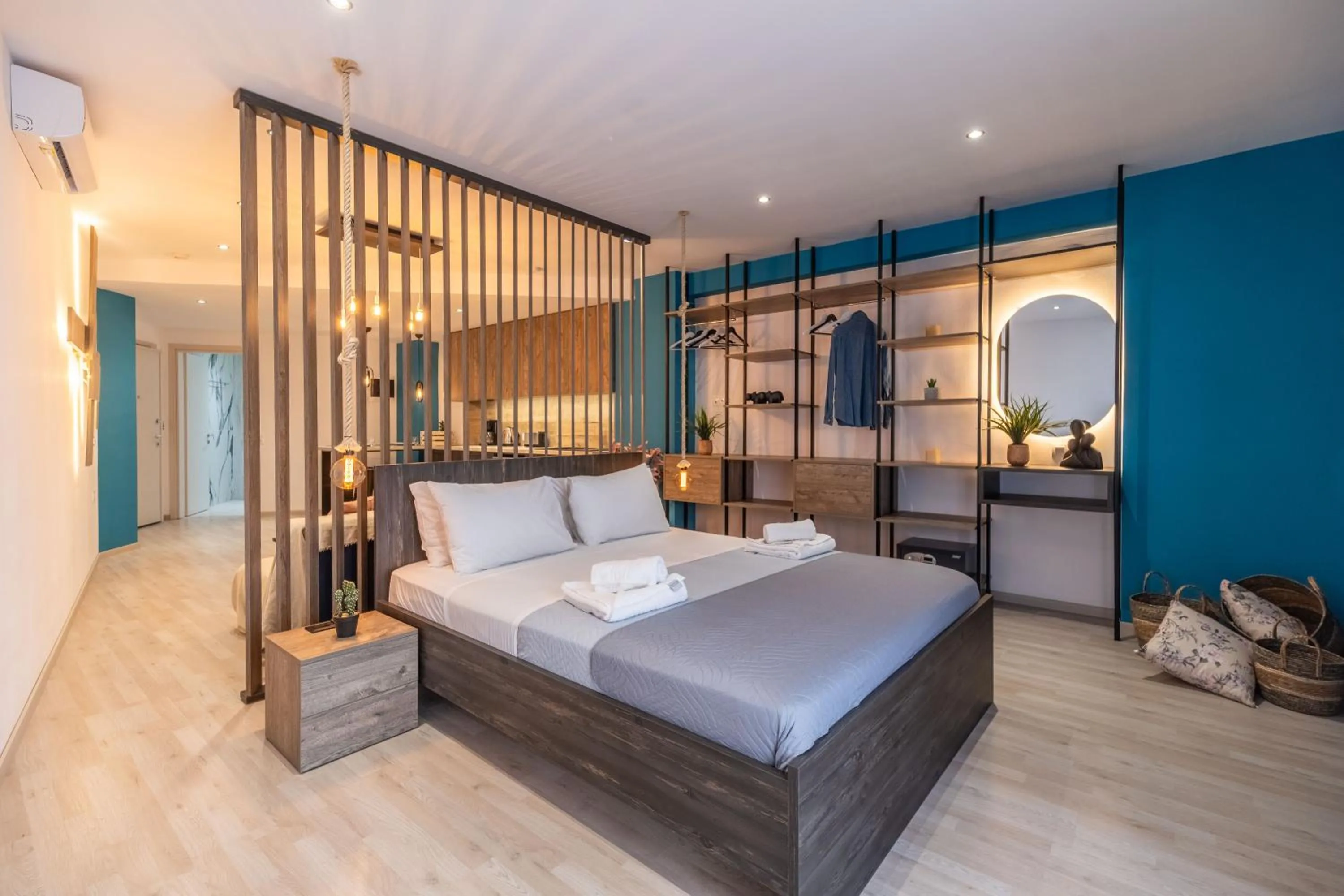 Bed in Semiso Beach Suites