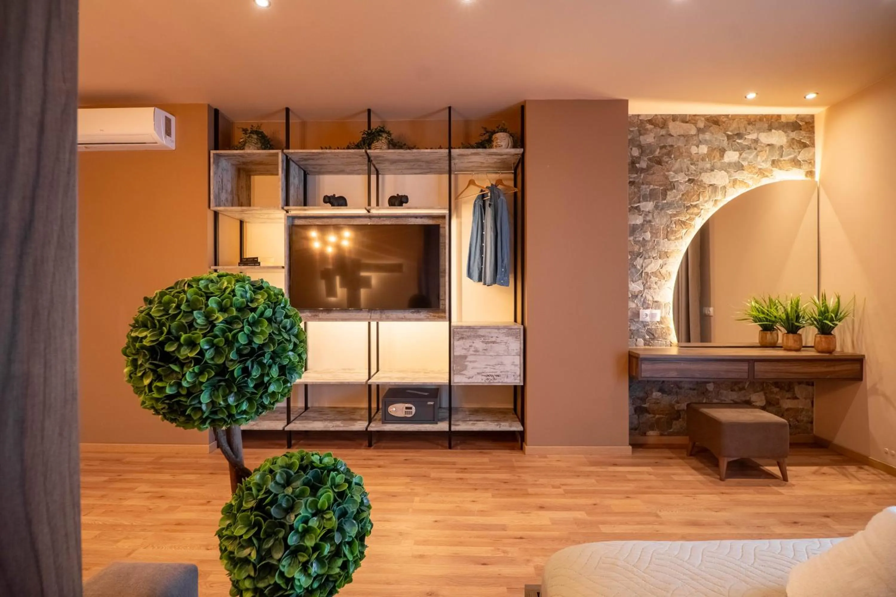 Bed in Semiso Beach Suites