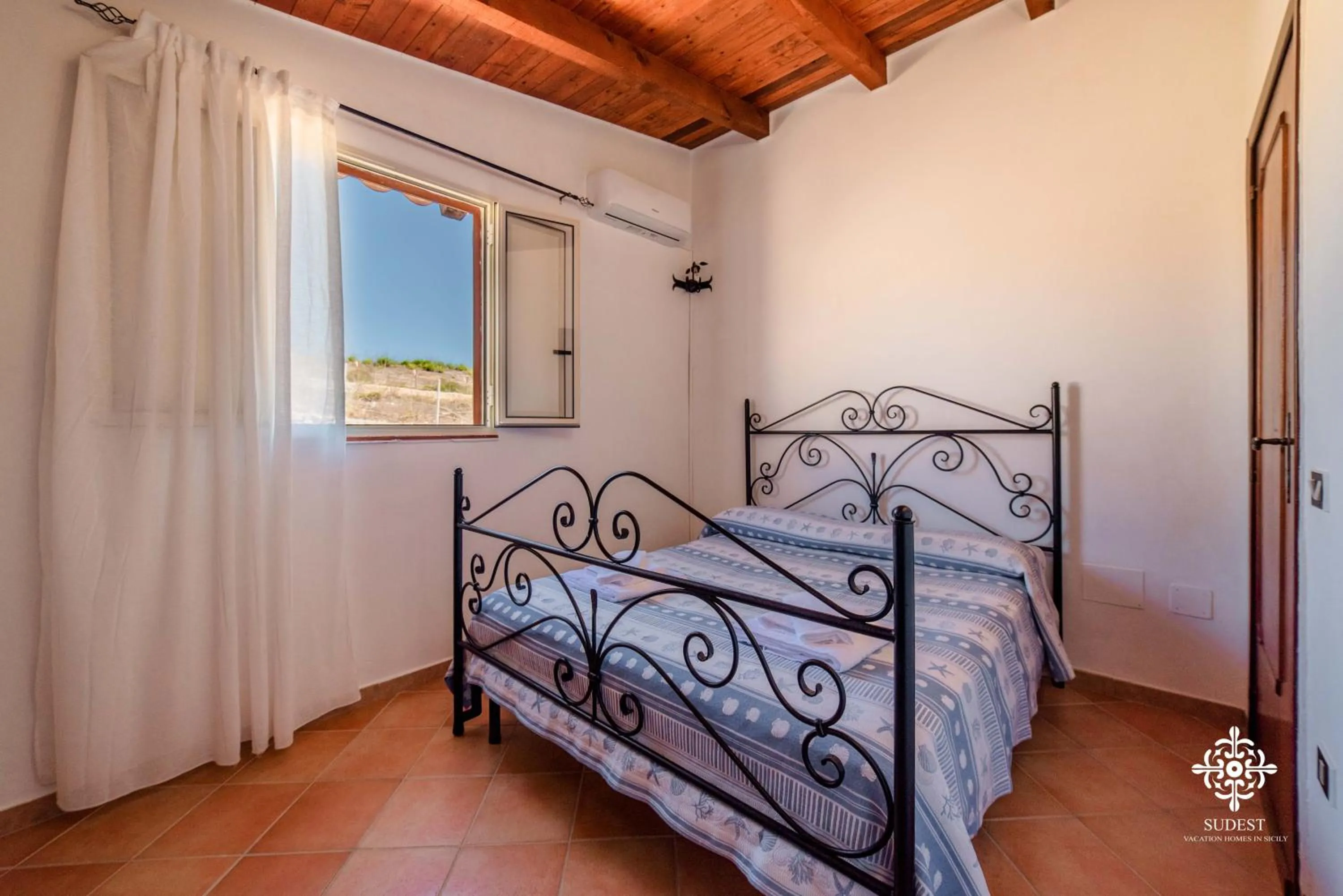 Bed in Residenza Ormos - Dimore sul mare