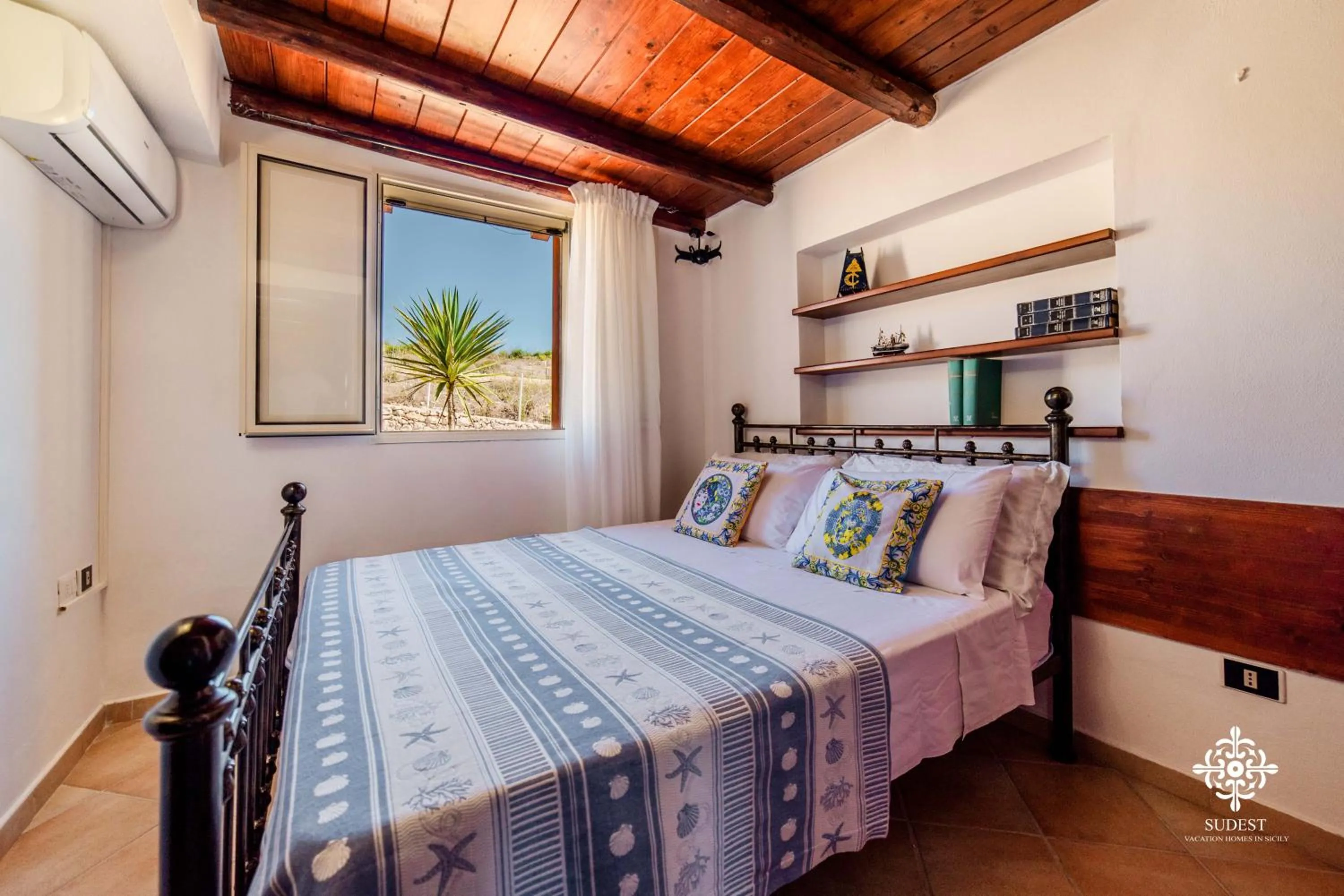 Bed in Residenza Ormos - Dimore sul mare