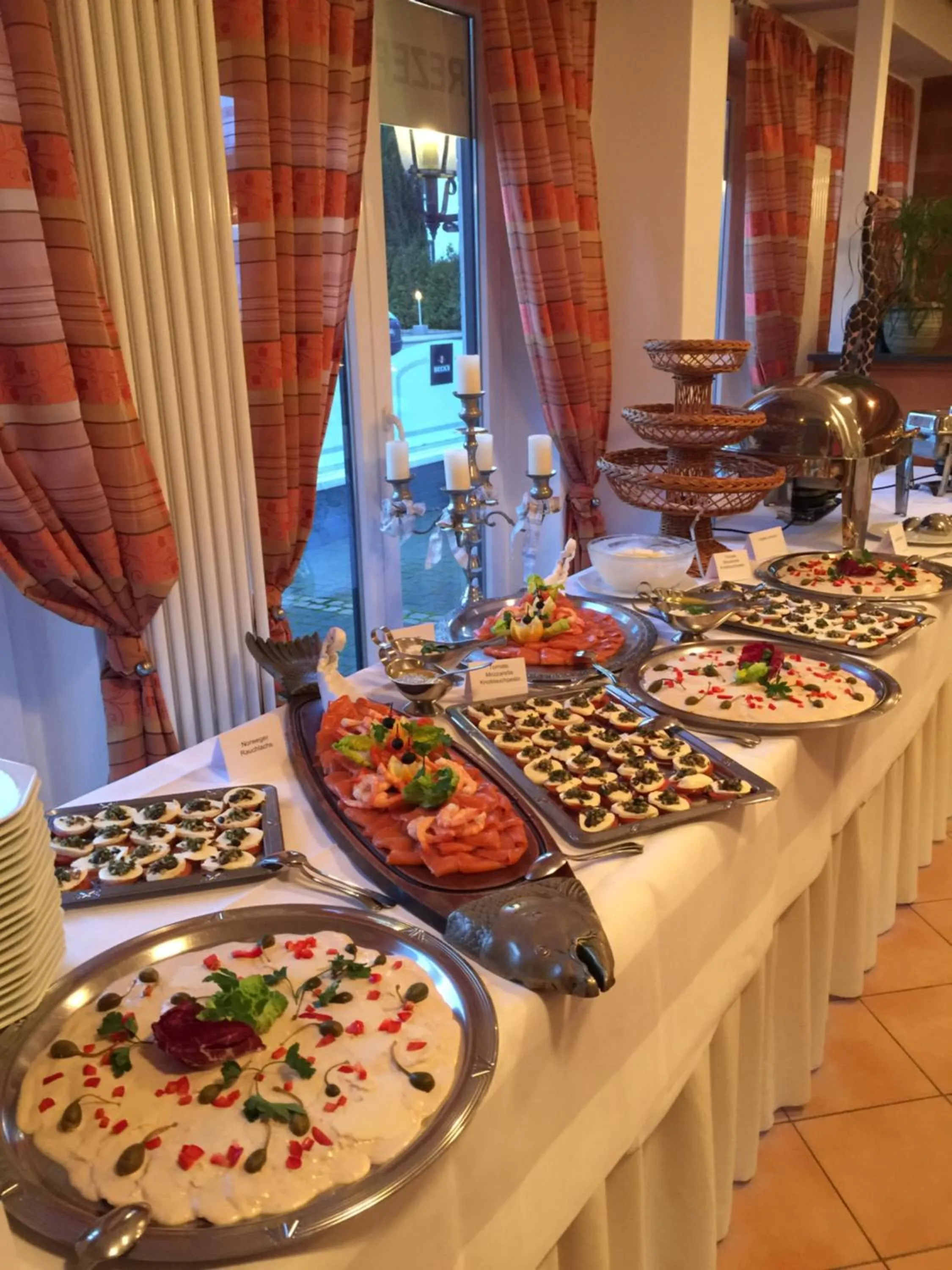 Food in Frick's Hotel